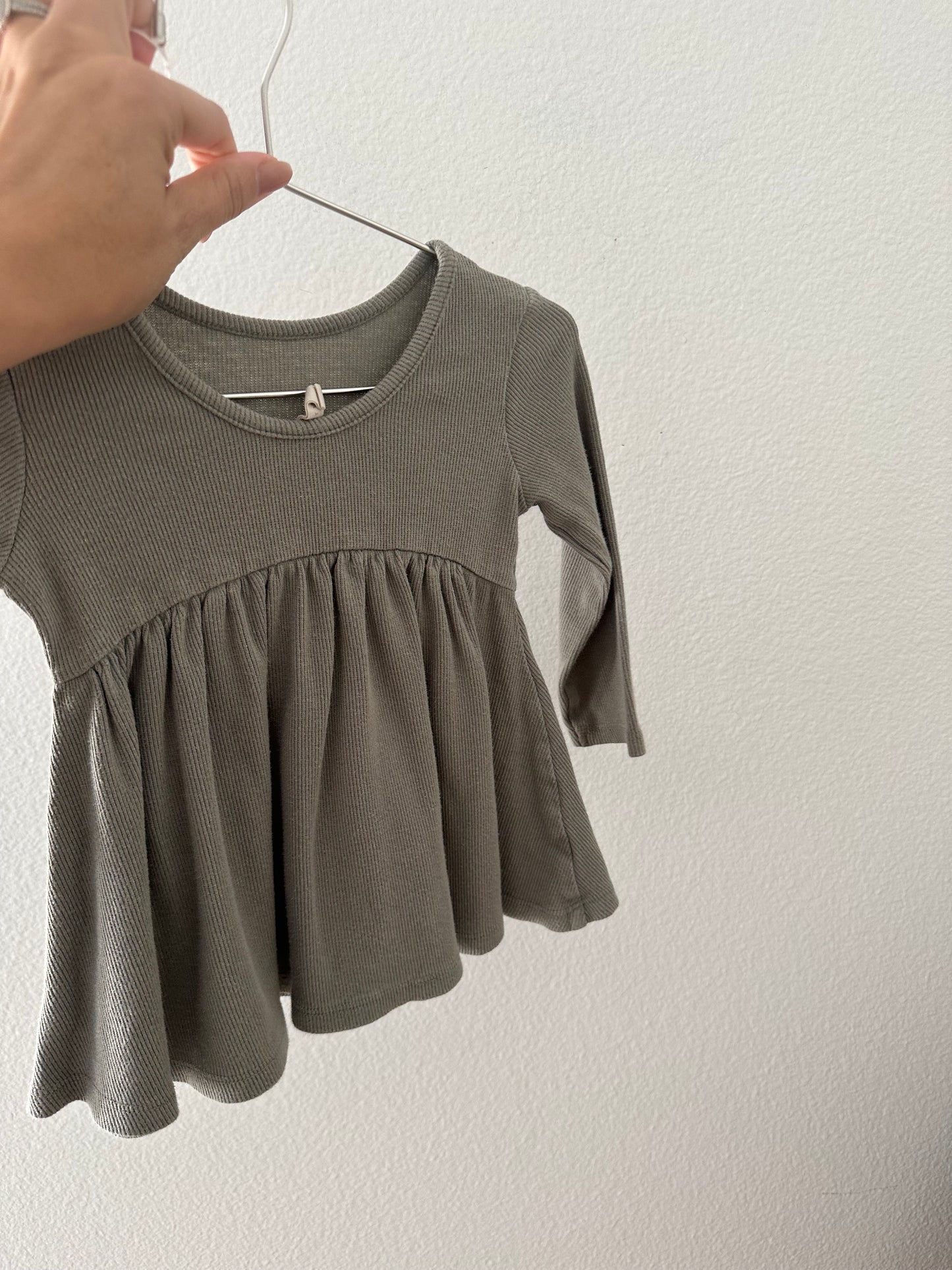 Quincy Mae ribbed dress (12/18)