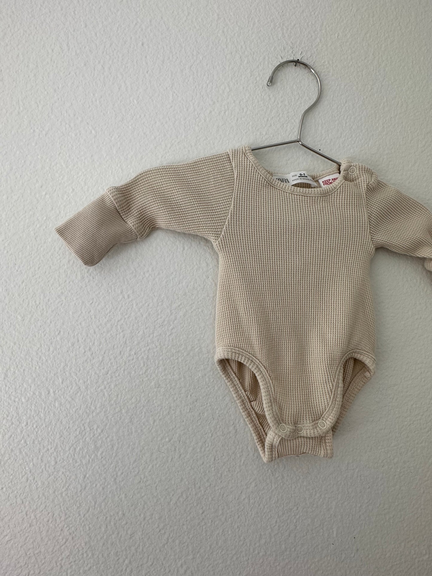 Zara waffle set || oat (0/1)