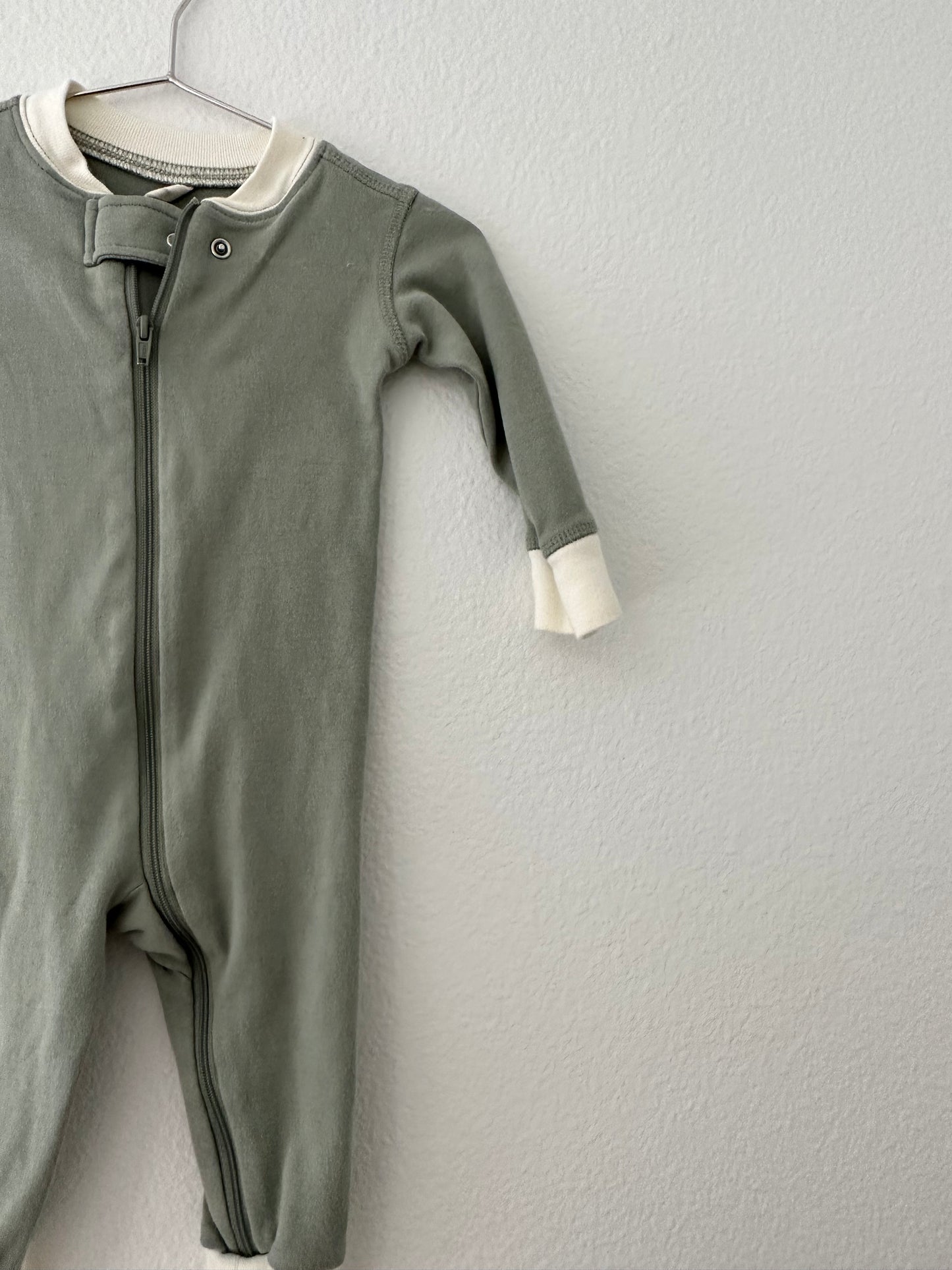 Quincy Mae sage zippered sleeper (6/12)