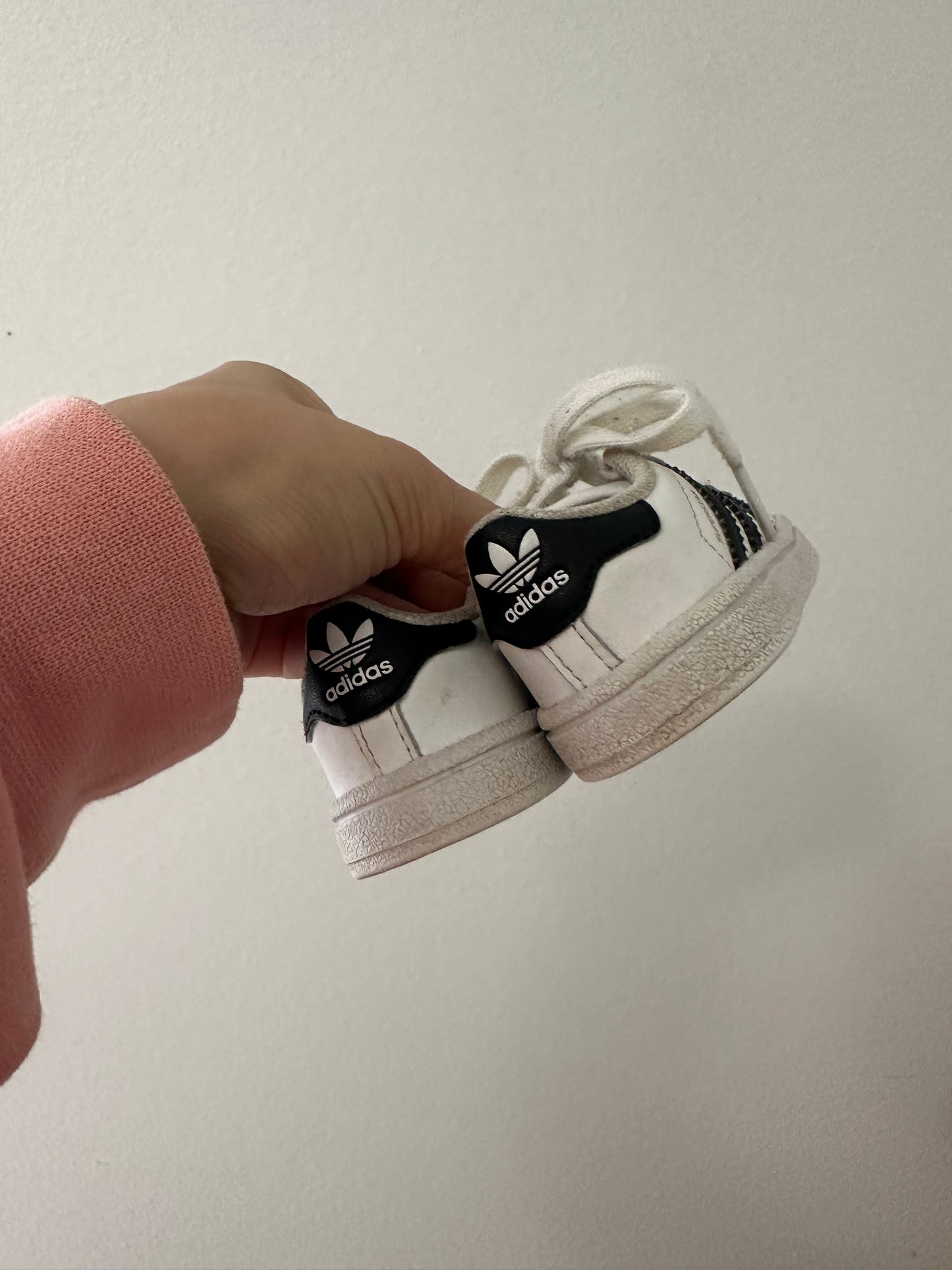 Adidas sneaker || 4C