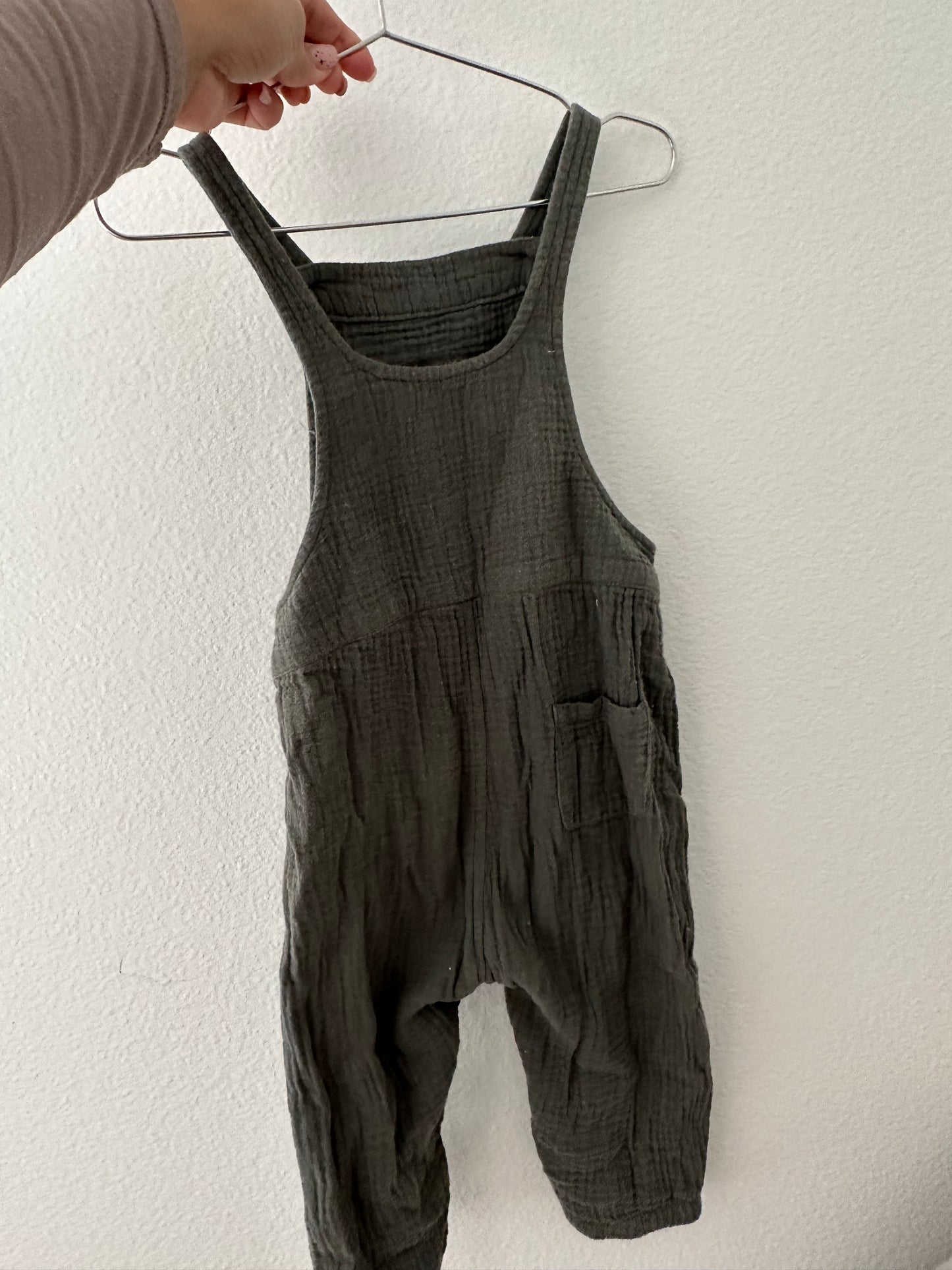 Rylee + Cru muslin overalls (18/24)