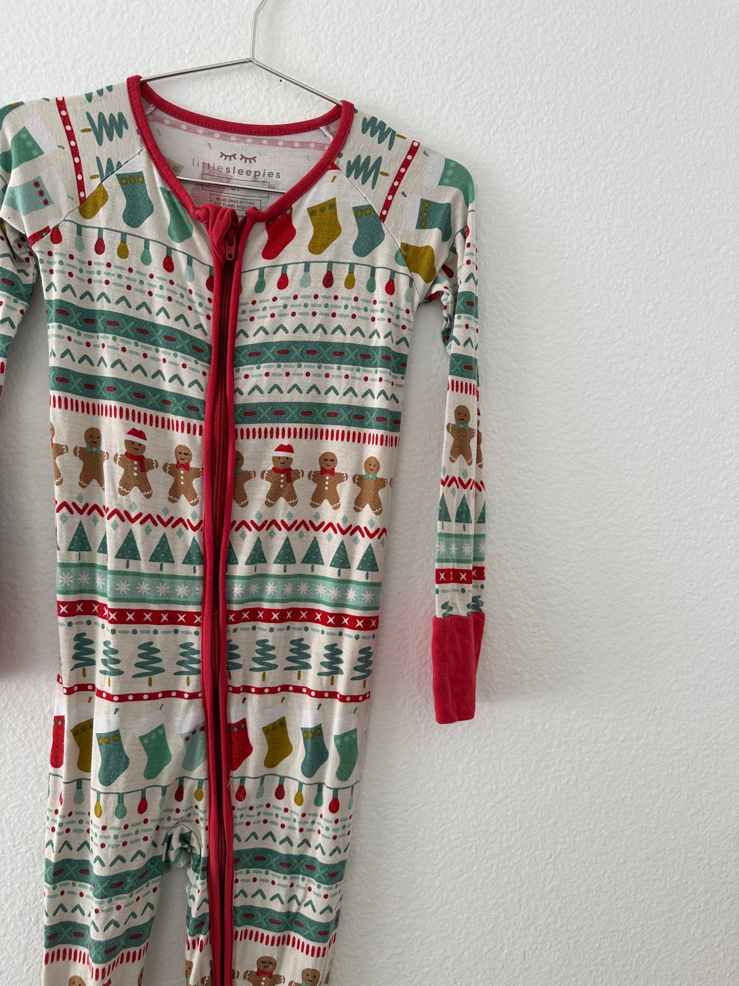 Little sleepies holiday one piece pajamas (3T)