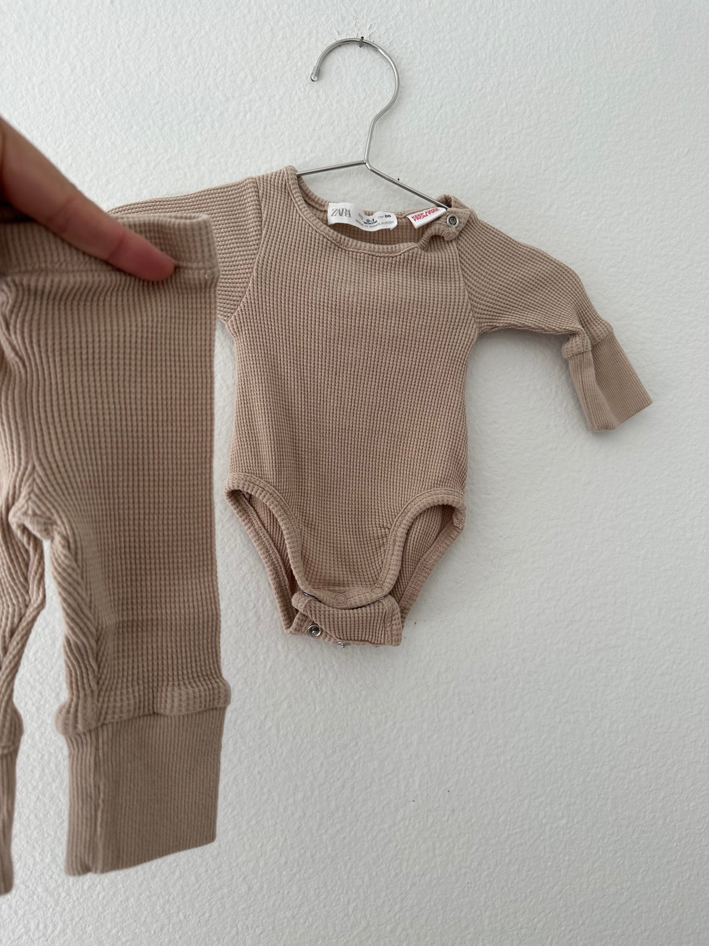 Zara waffle set || neutral (0/1)