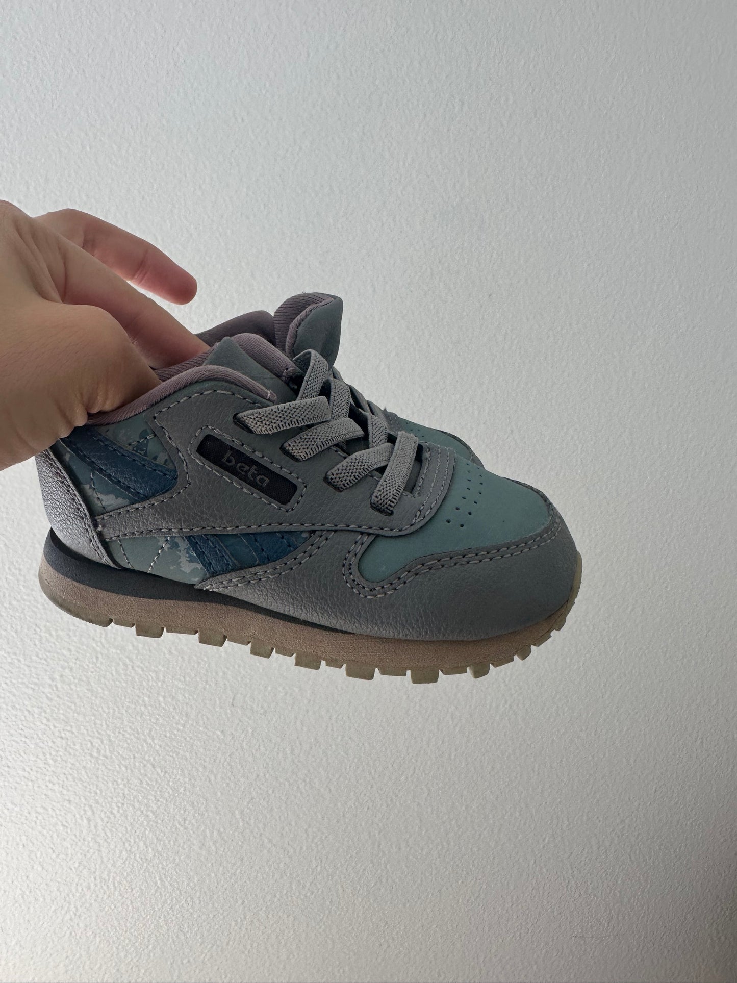 Reebok Jurassic world shoes (size 6)