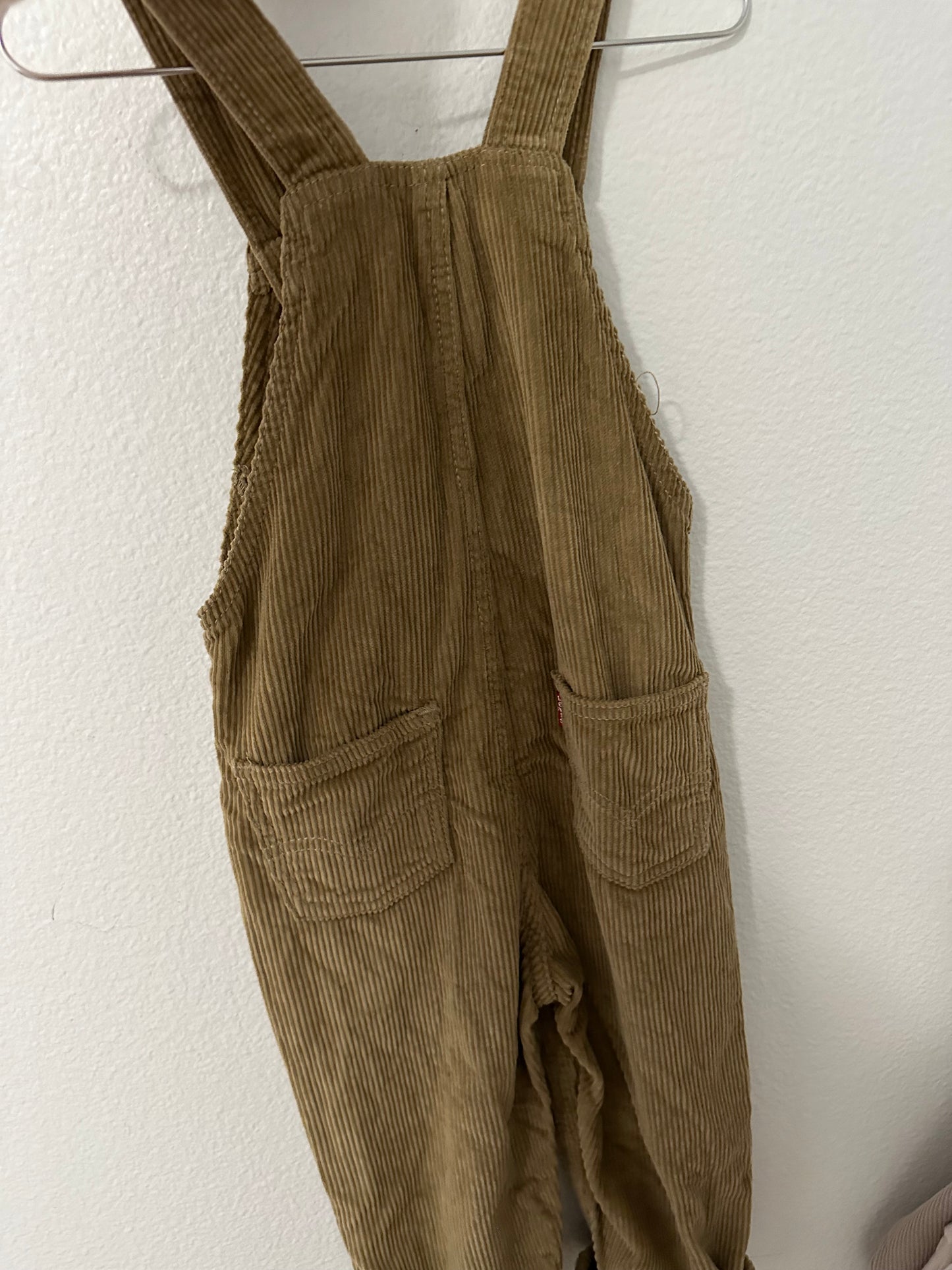 Levi’s corduroy overalls (4T)
