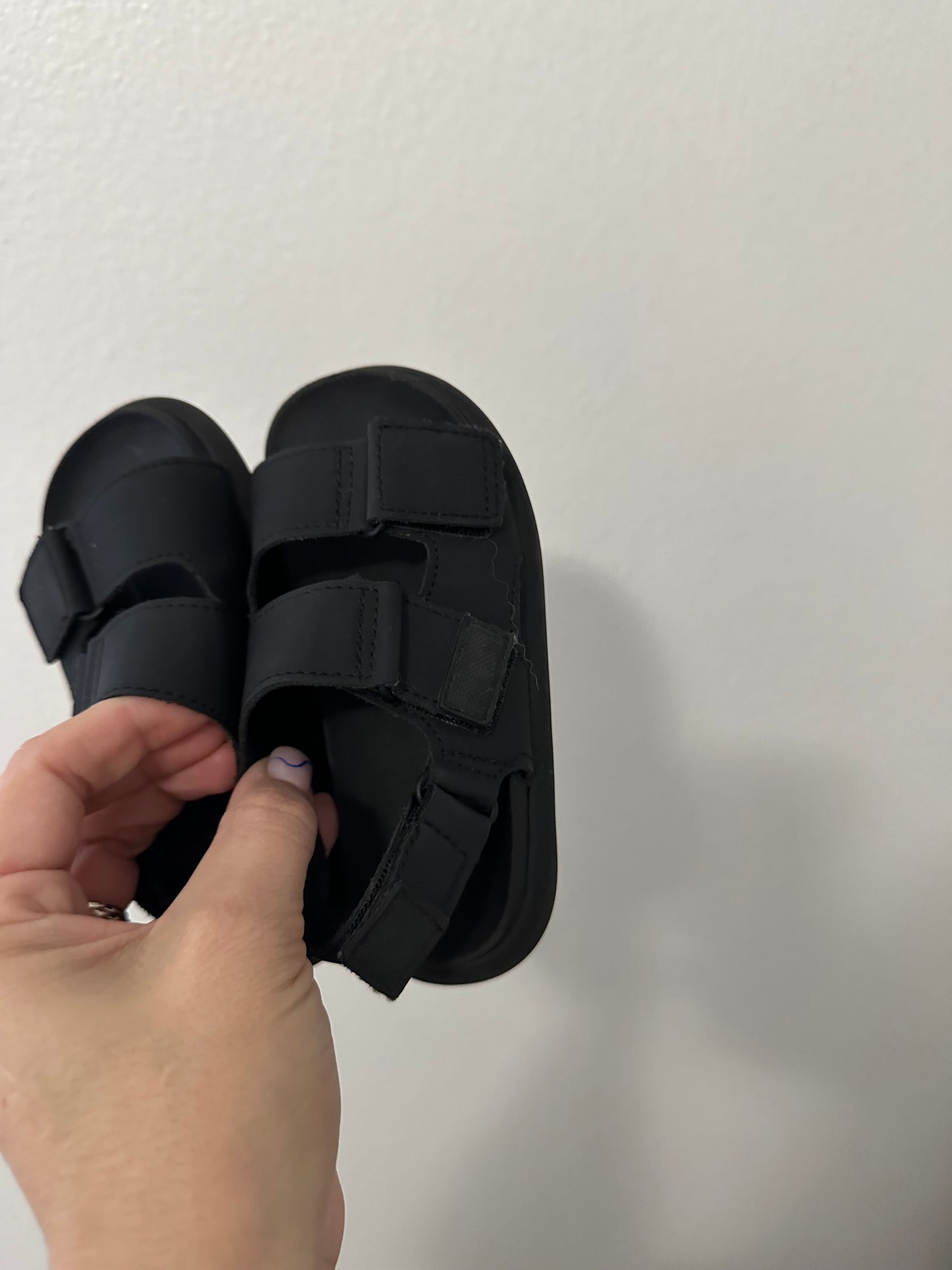 Zara sandals || 7.5 (24)