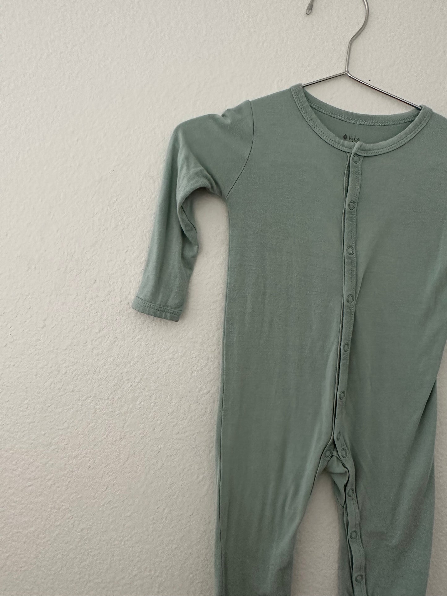 Kyte footie sleeper (12/18)