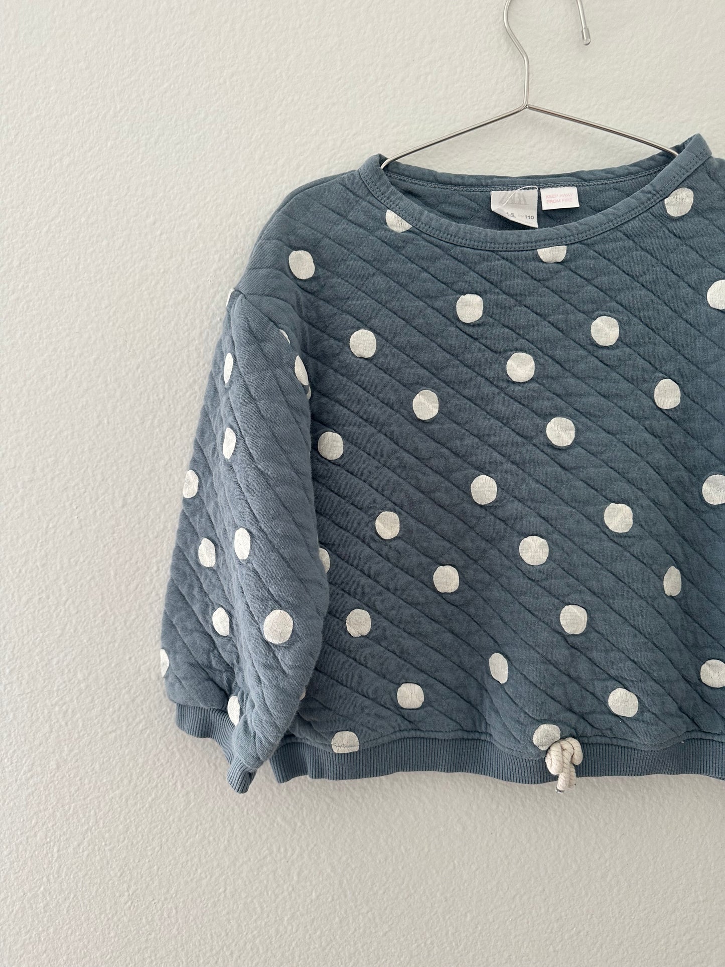 Zara polka dot quilted sweatshirt (4/5T)