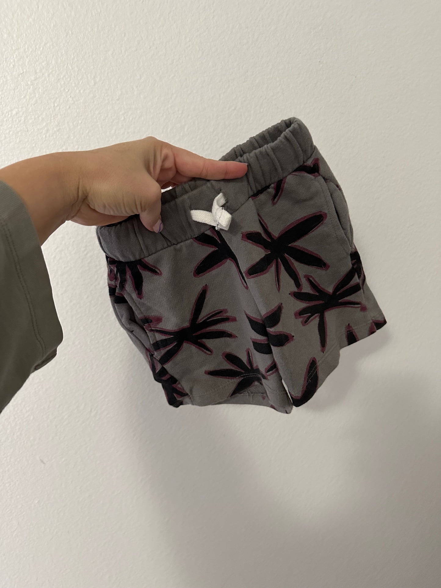 Zara palm trees shorts || 2/3