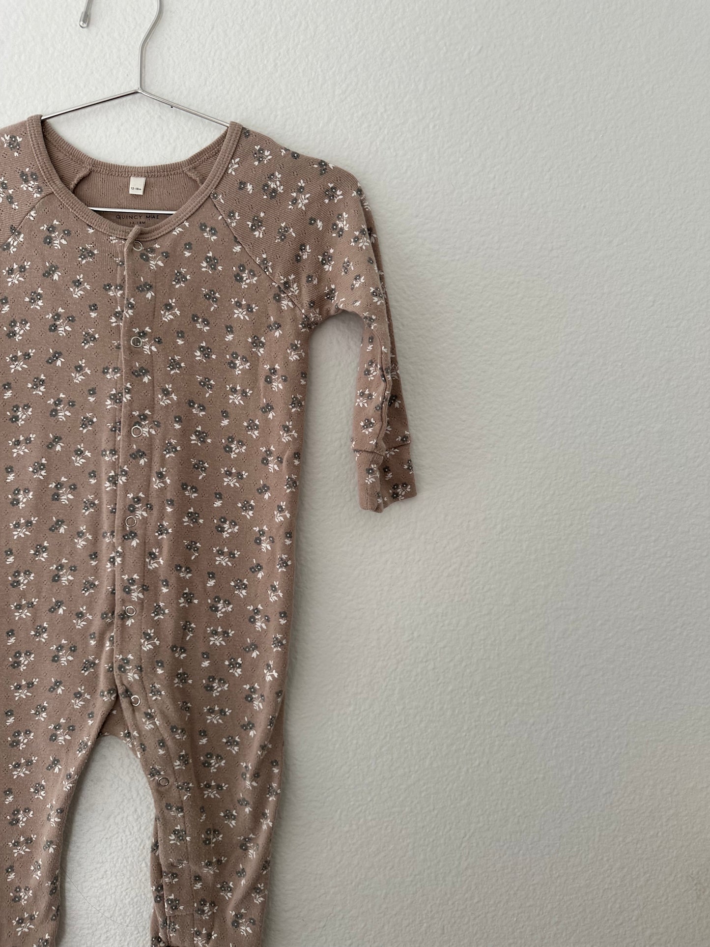 Quincy Mae pointelle sleeper (12/18)