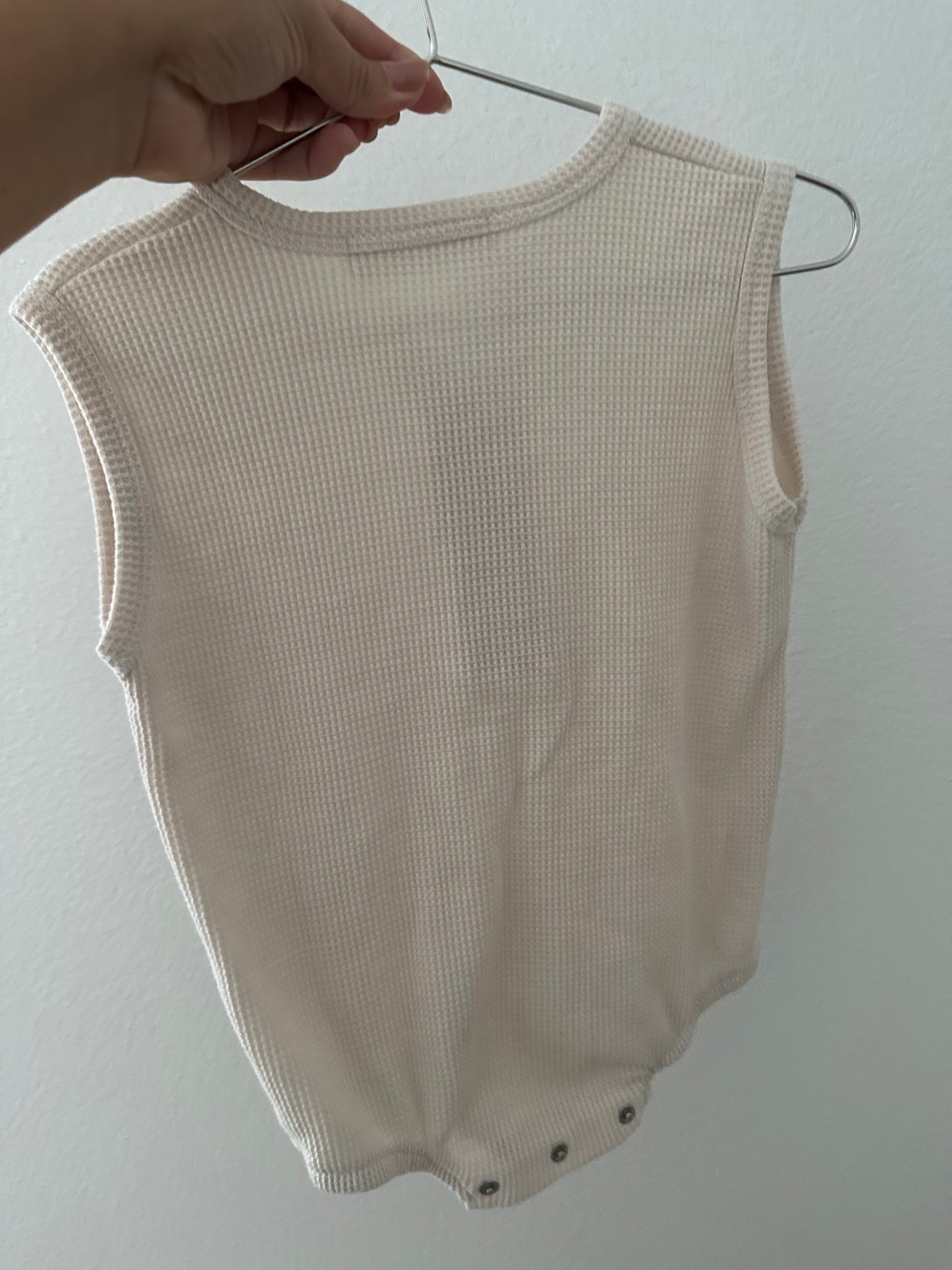 The little folk co waffle romper (6/9)