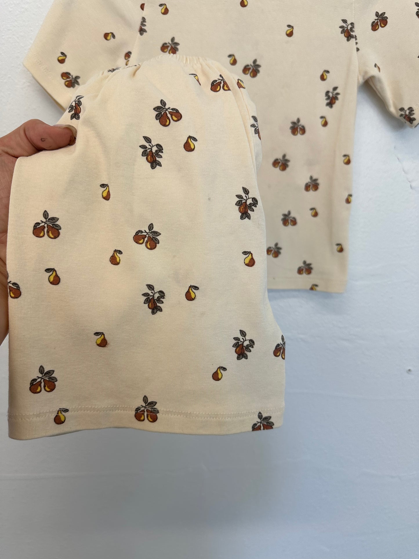 Throwing tiny fits pear set|| 4T
