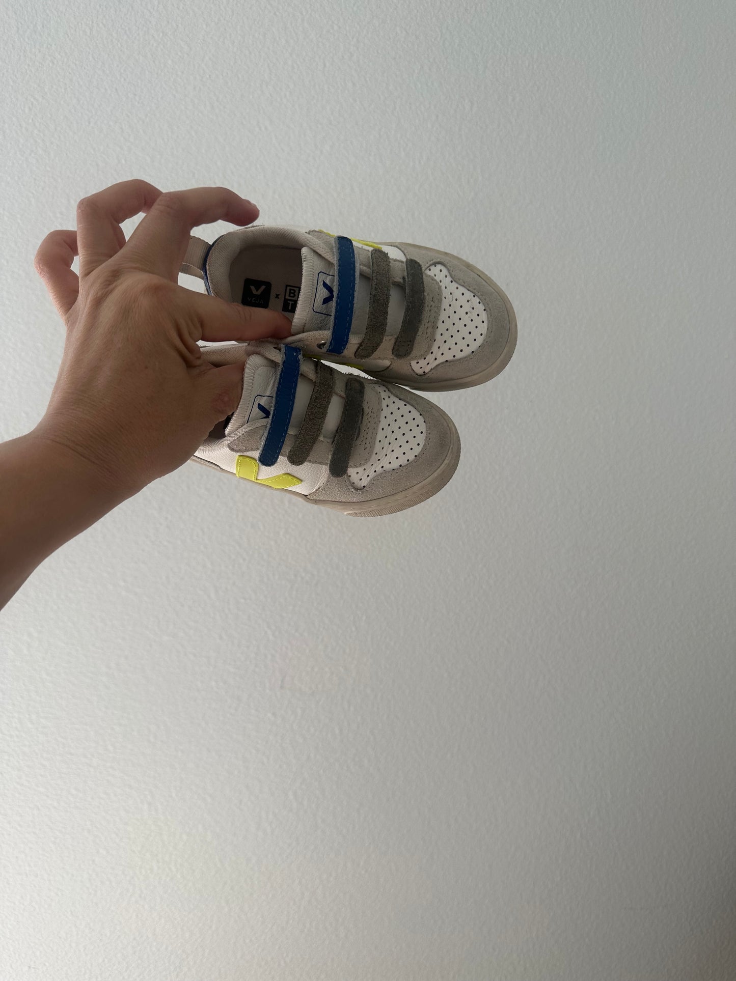 Veja sneakers (9.5)
