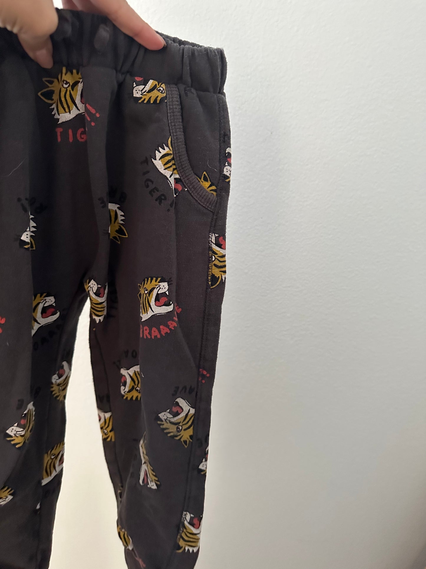 Zara tiger joggers (3/4)