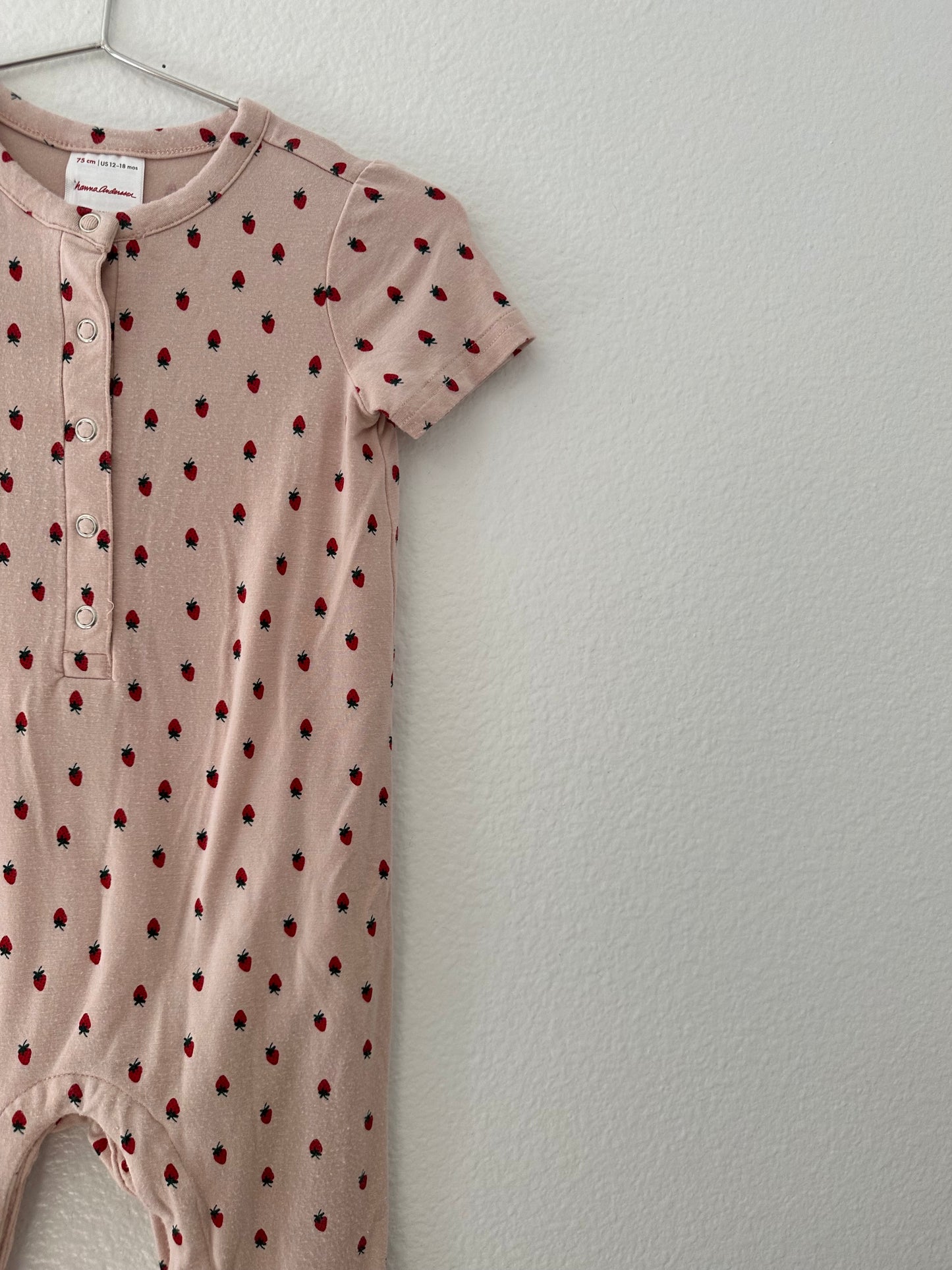 Hanna Anderson strawberry pjs|| 12/18