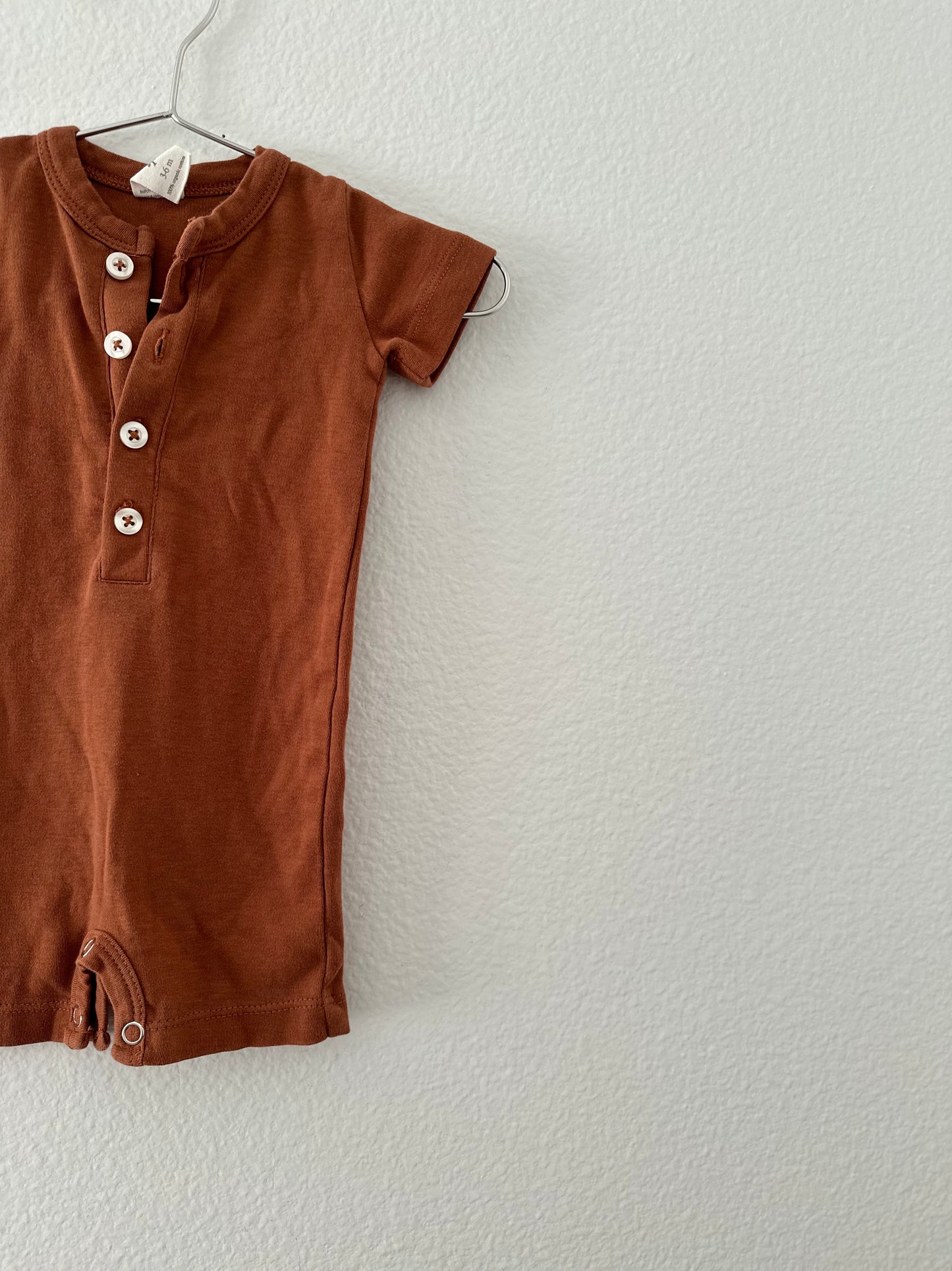 Kate Quinn organic romper (3/6)