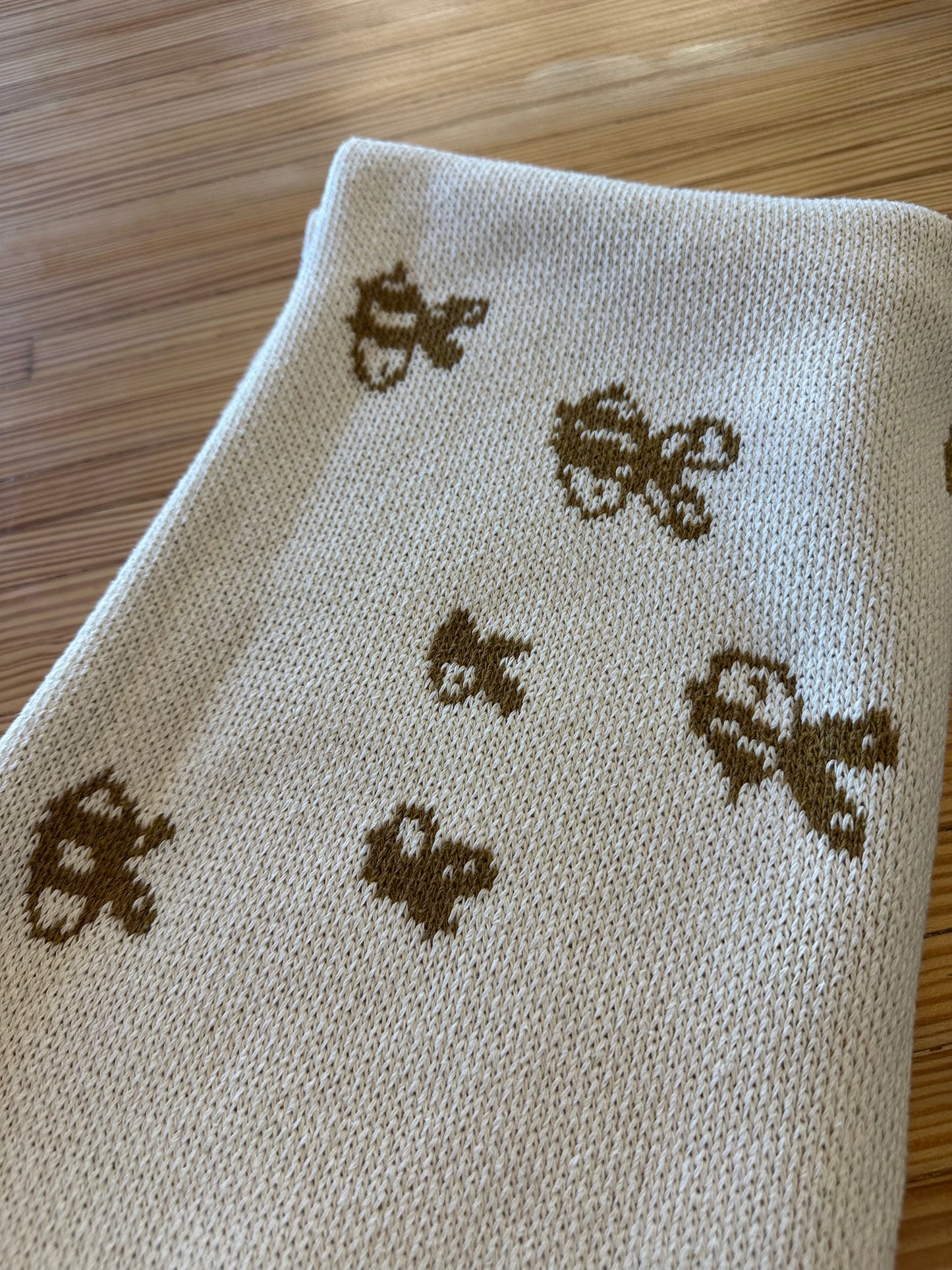 Fin & Vince HTF bee blanket