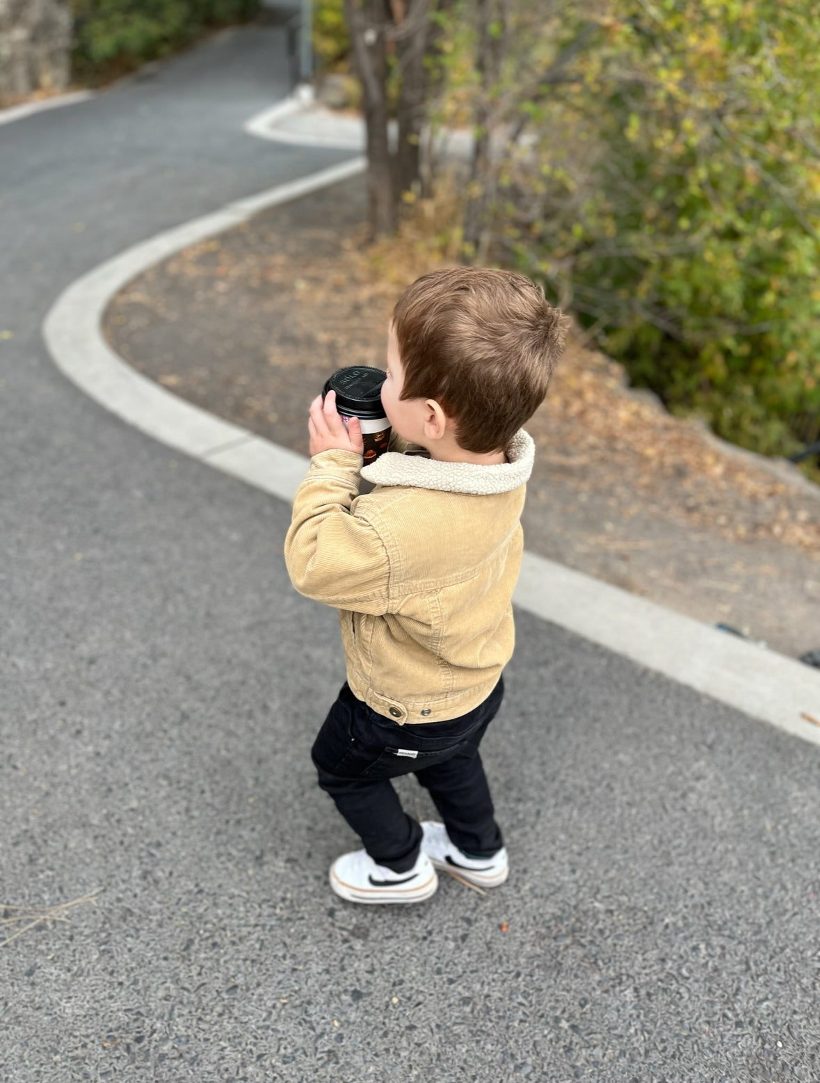 Old navy Sherpa lined cord jacket (2T)