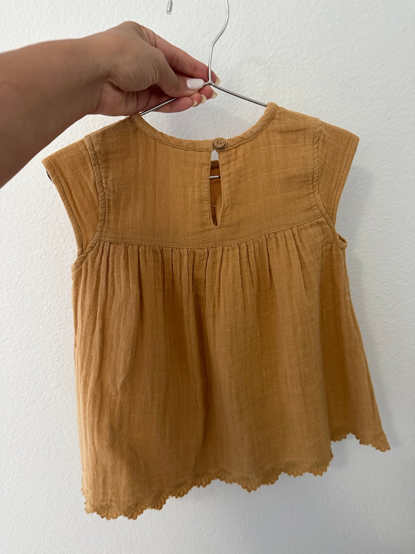 City mouse muslin dress (5Y)