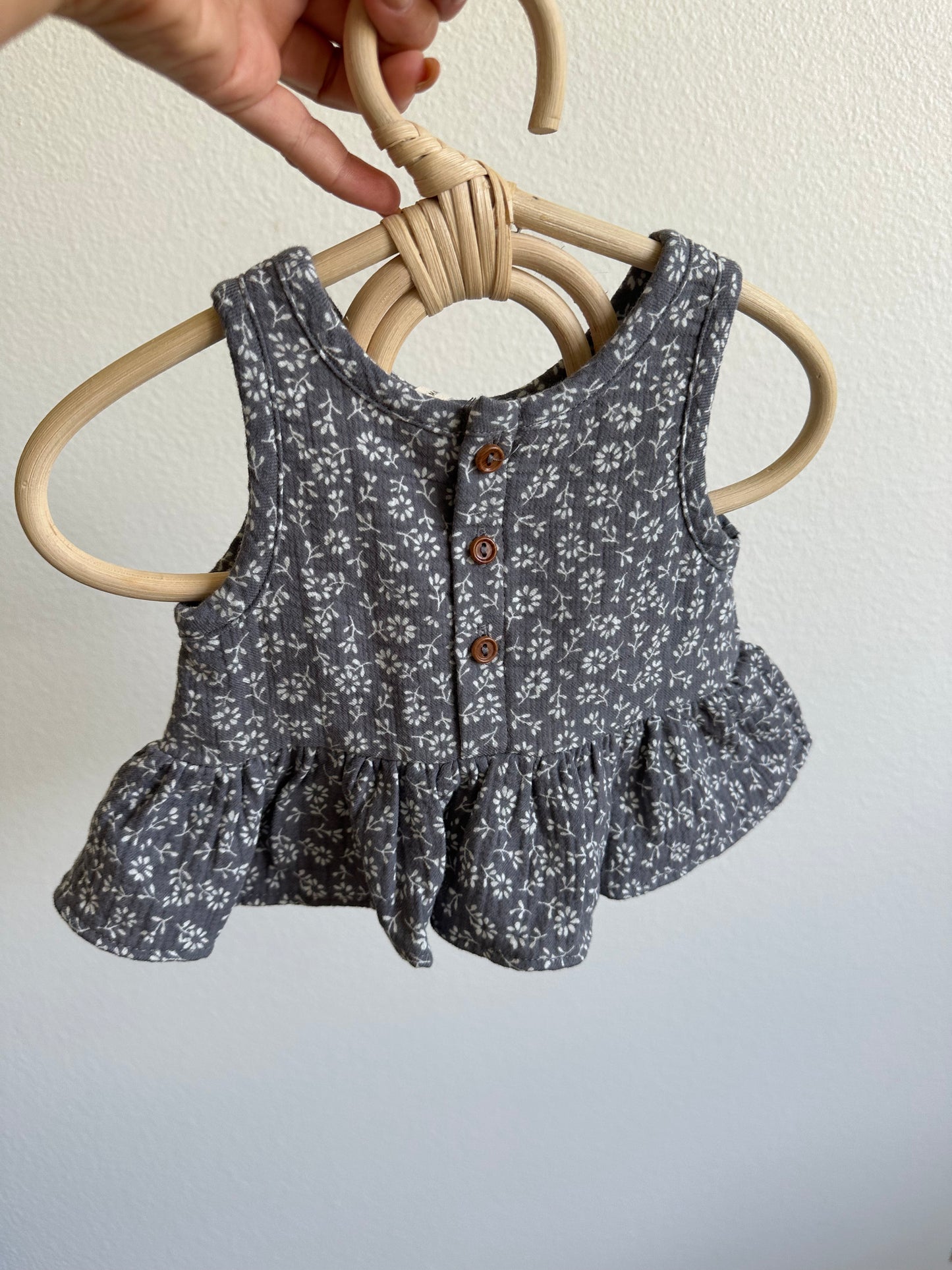 Quincy Mae floral top (0/3)