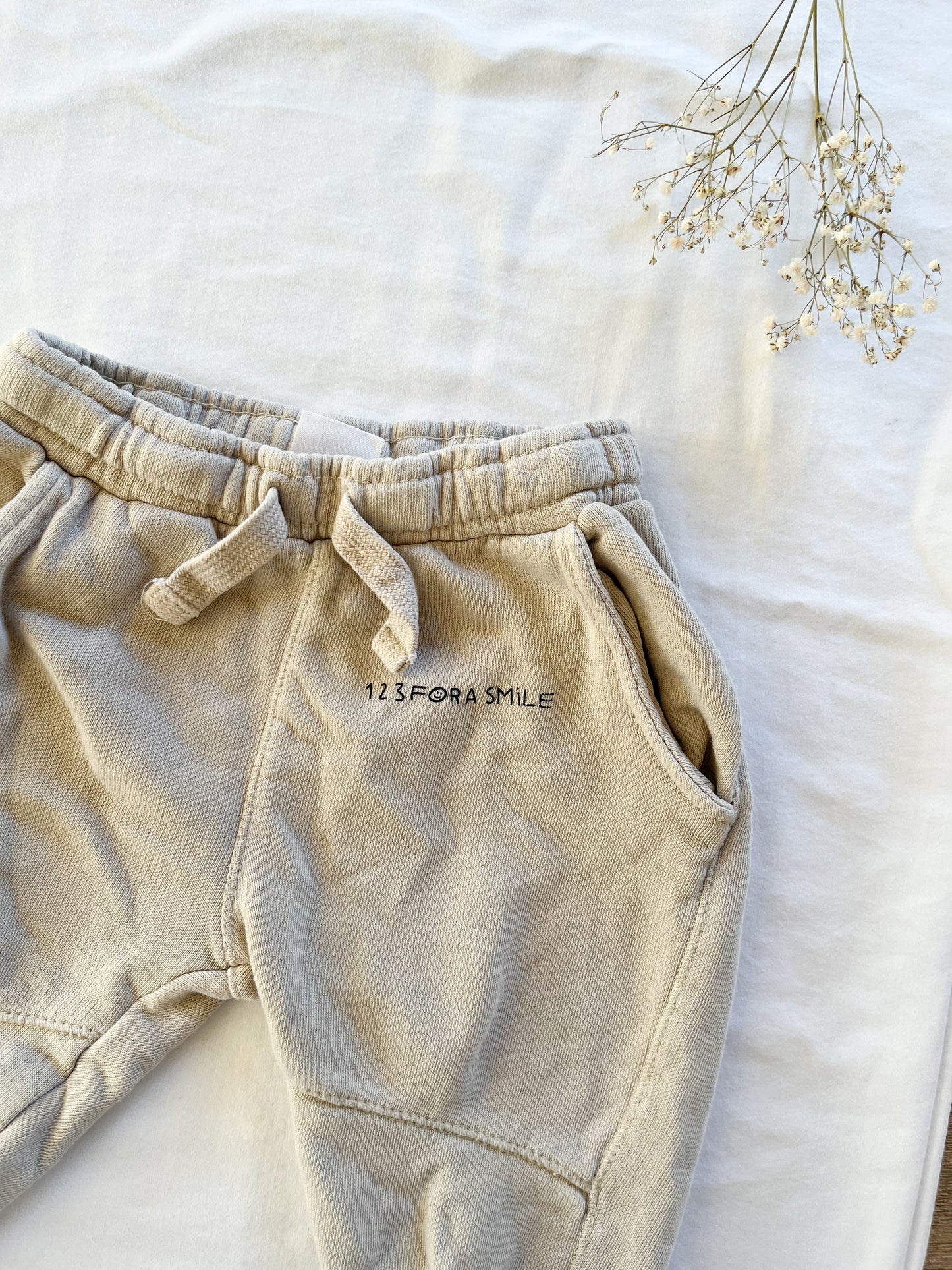 Zara neutral sweatpants (18/24)