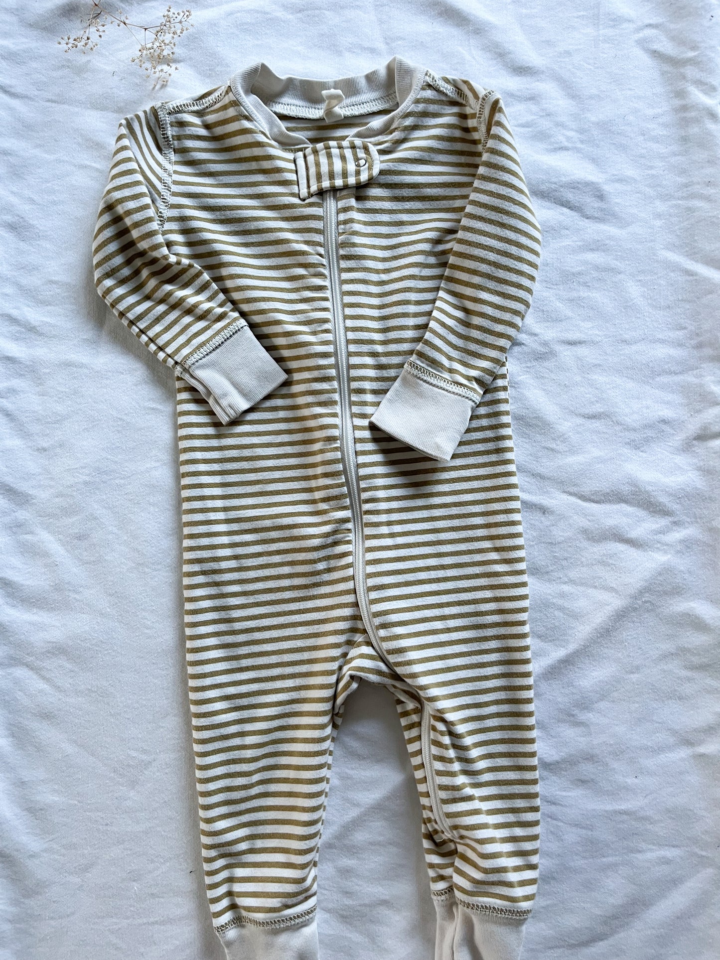 Quincy Mae honey striped sleeper (3/6)
