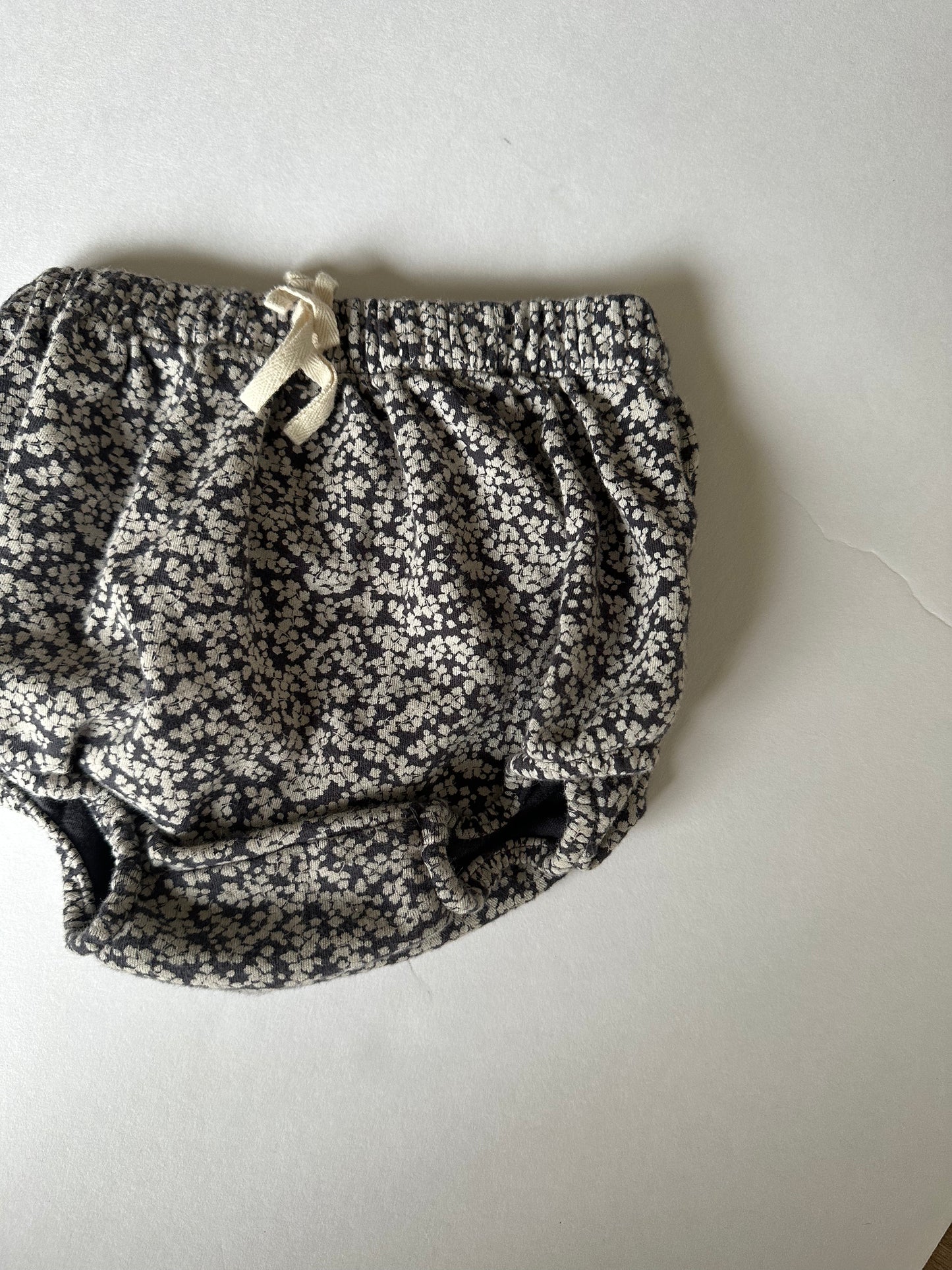 Jamie Kay bloomers (1Y)