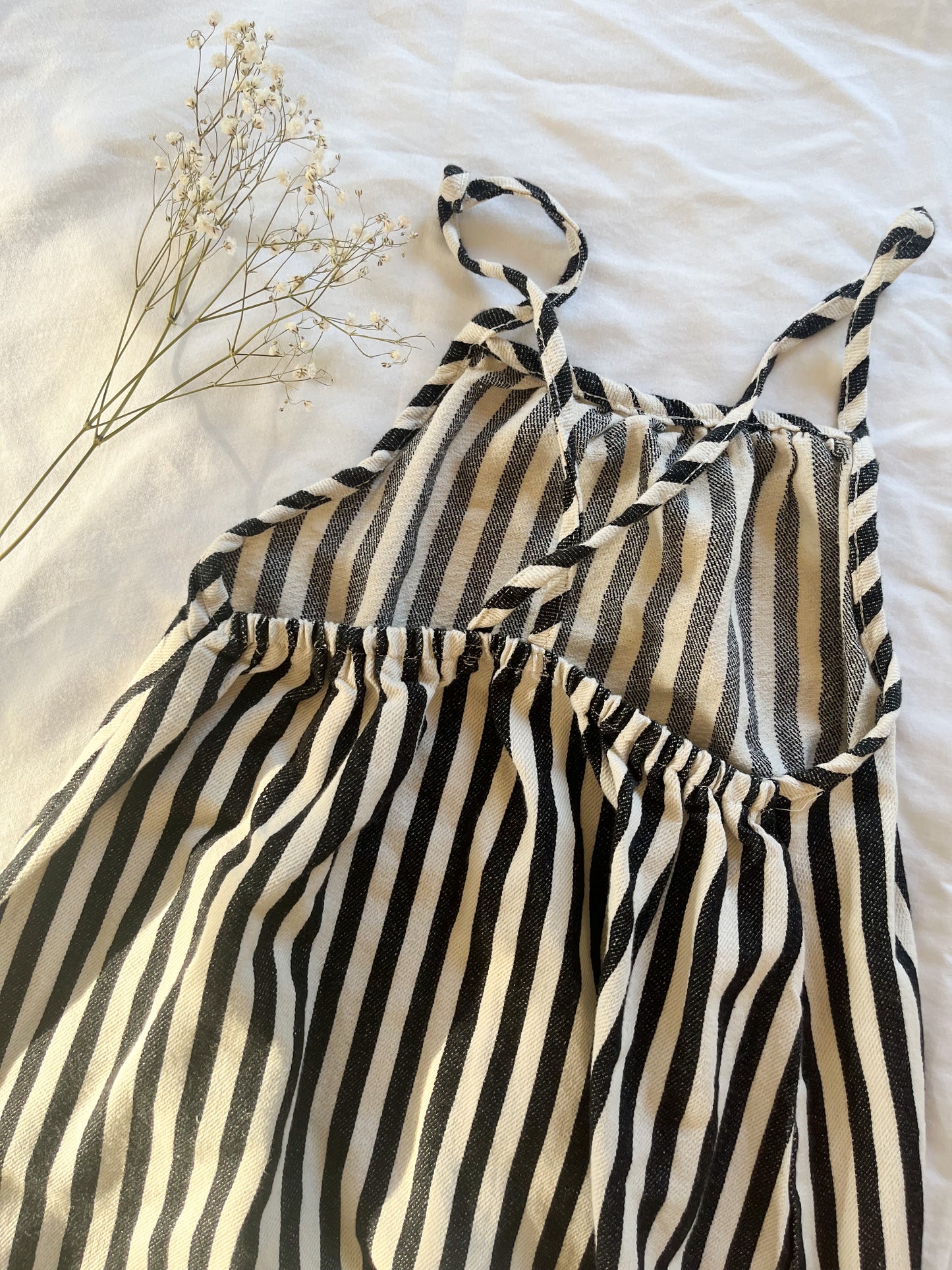 Striped jumpsuit (4T)