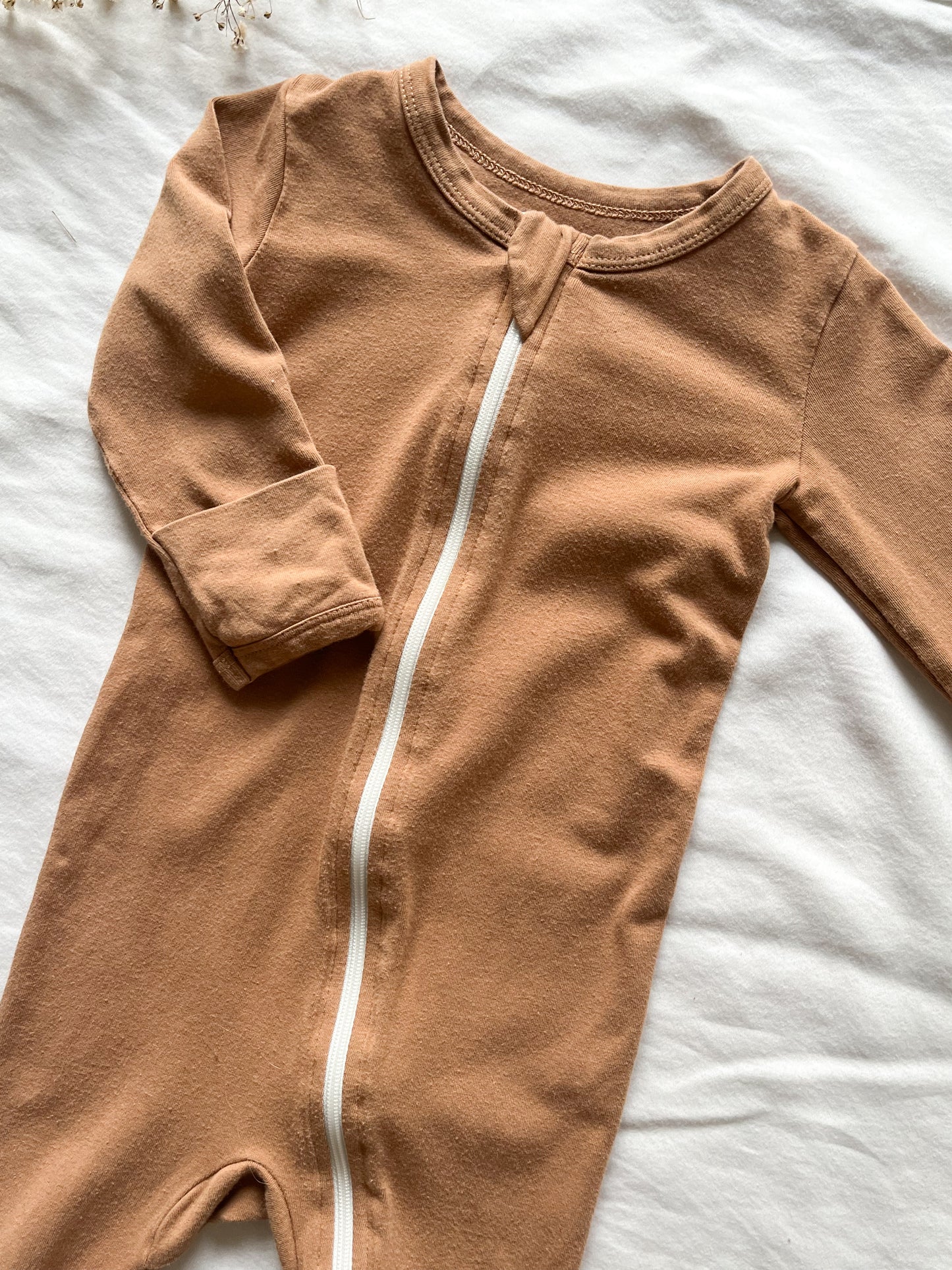 Owlivia organic Camel footie (3/6)