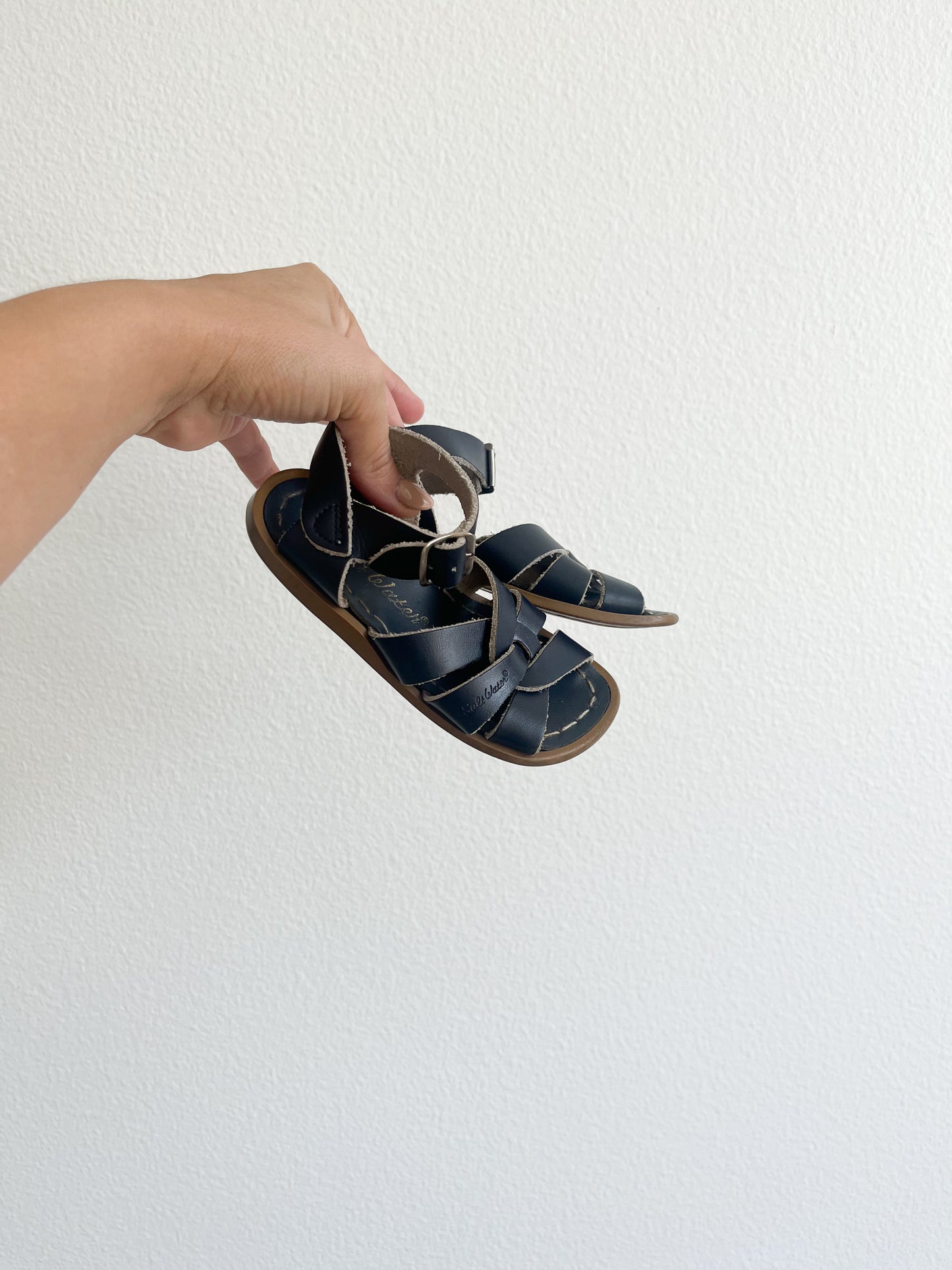 Saltwater sandals ( Toddler 7)
