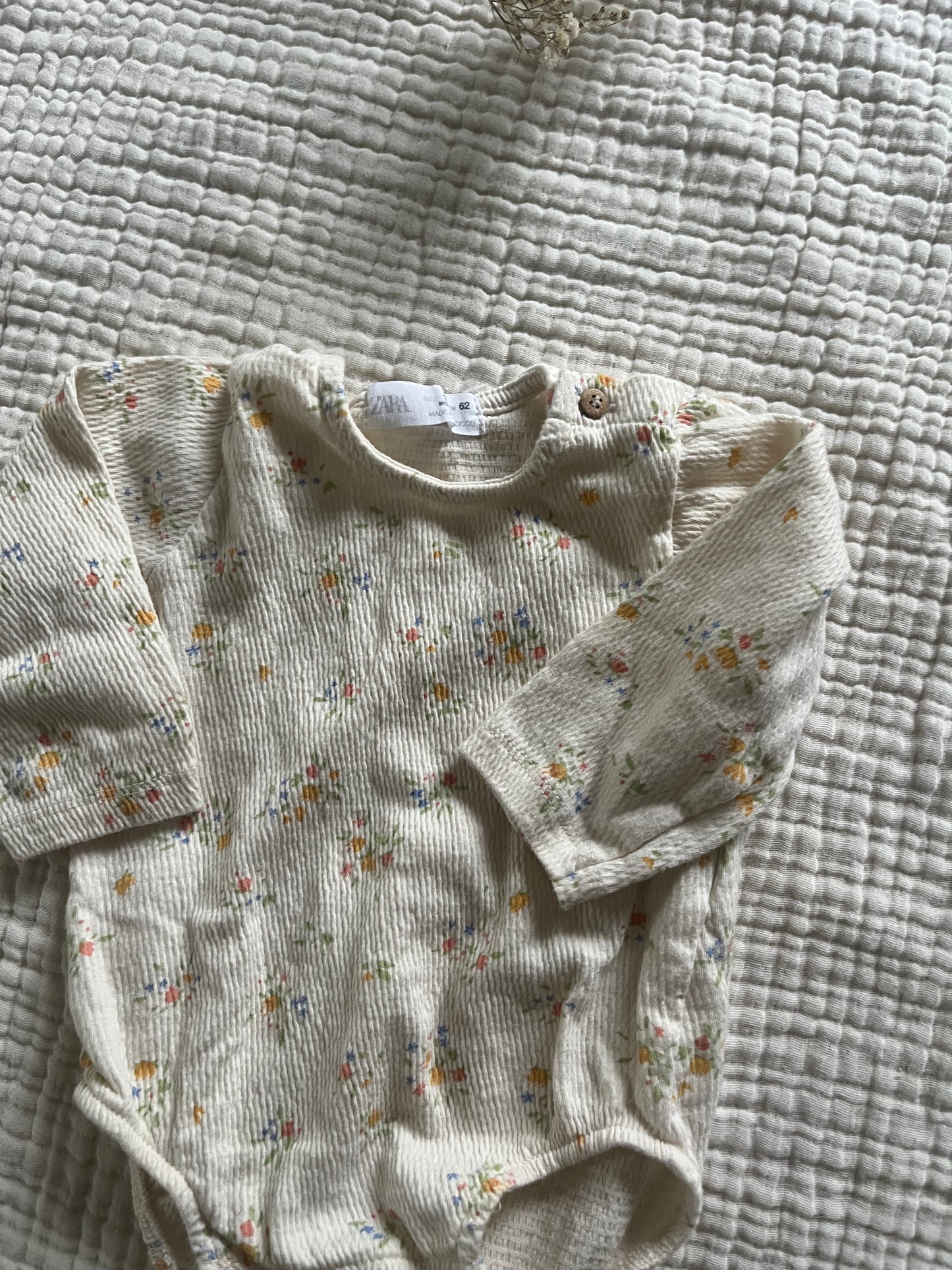 Zara floral bodysuit (0/3)