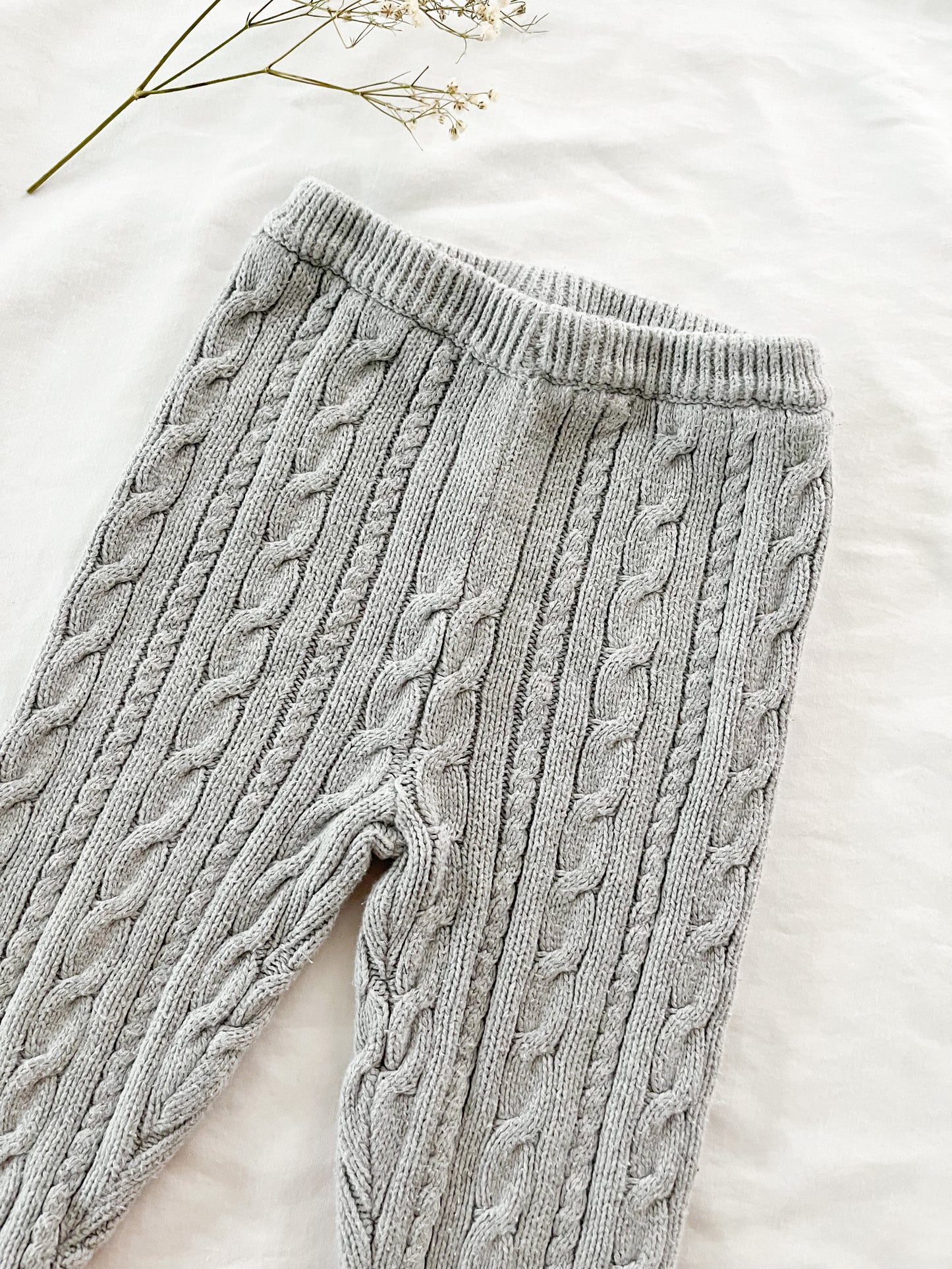OshKosh cable knit pants (9 months)