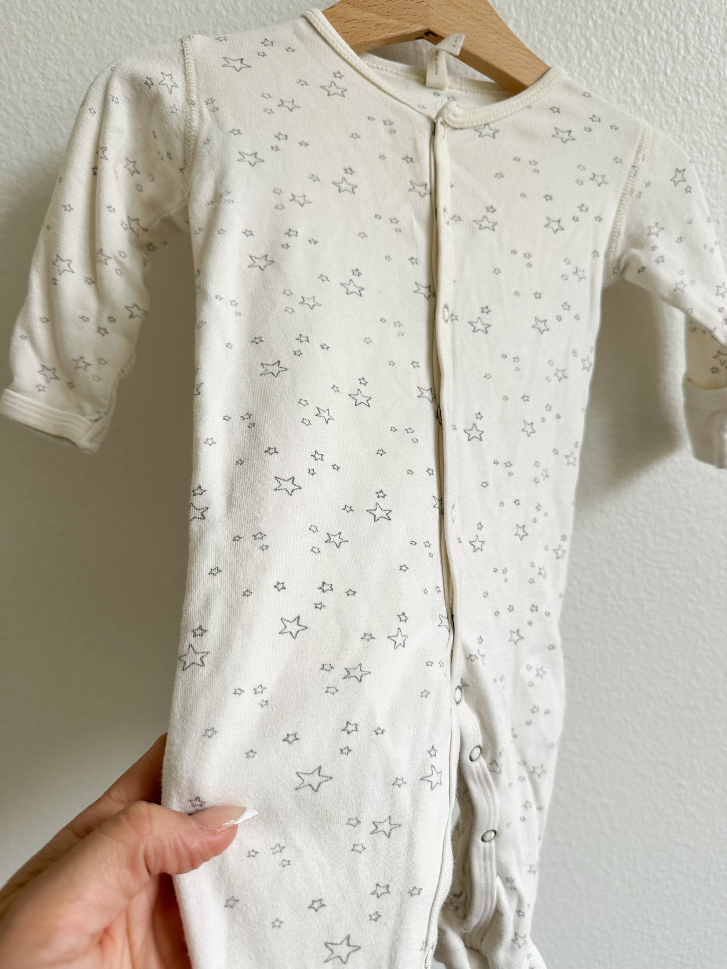 Quincy Mae stars snap footie (3/6)