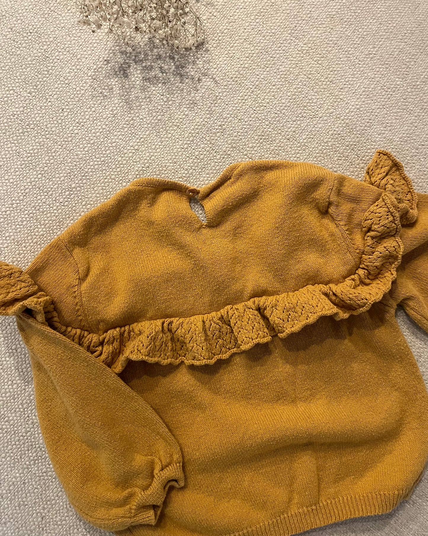 Zara ruffle sweater (2/3)