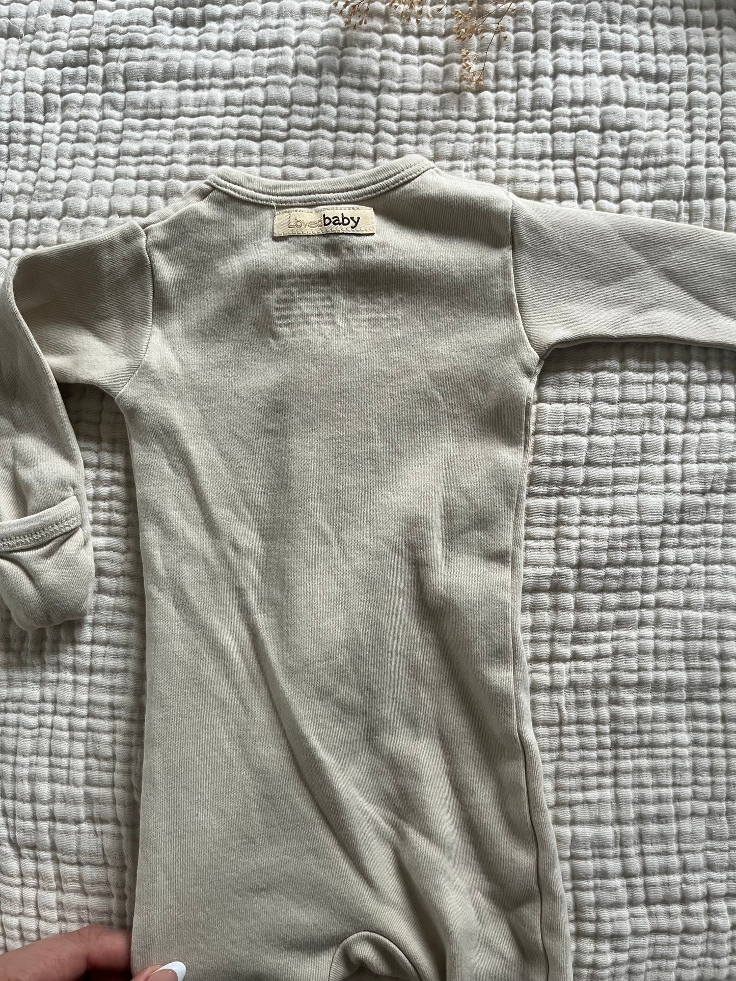 Lovedbaby zipper footie in oatmeal(0/3)