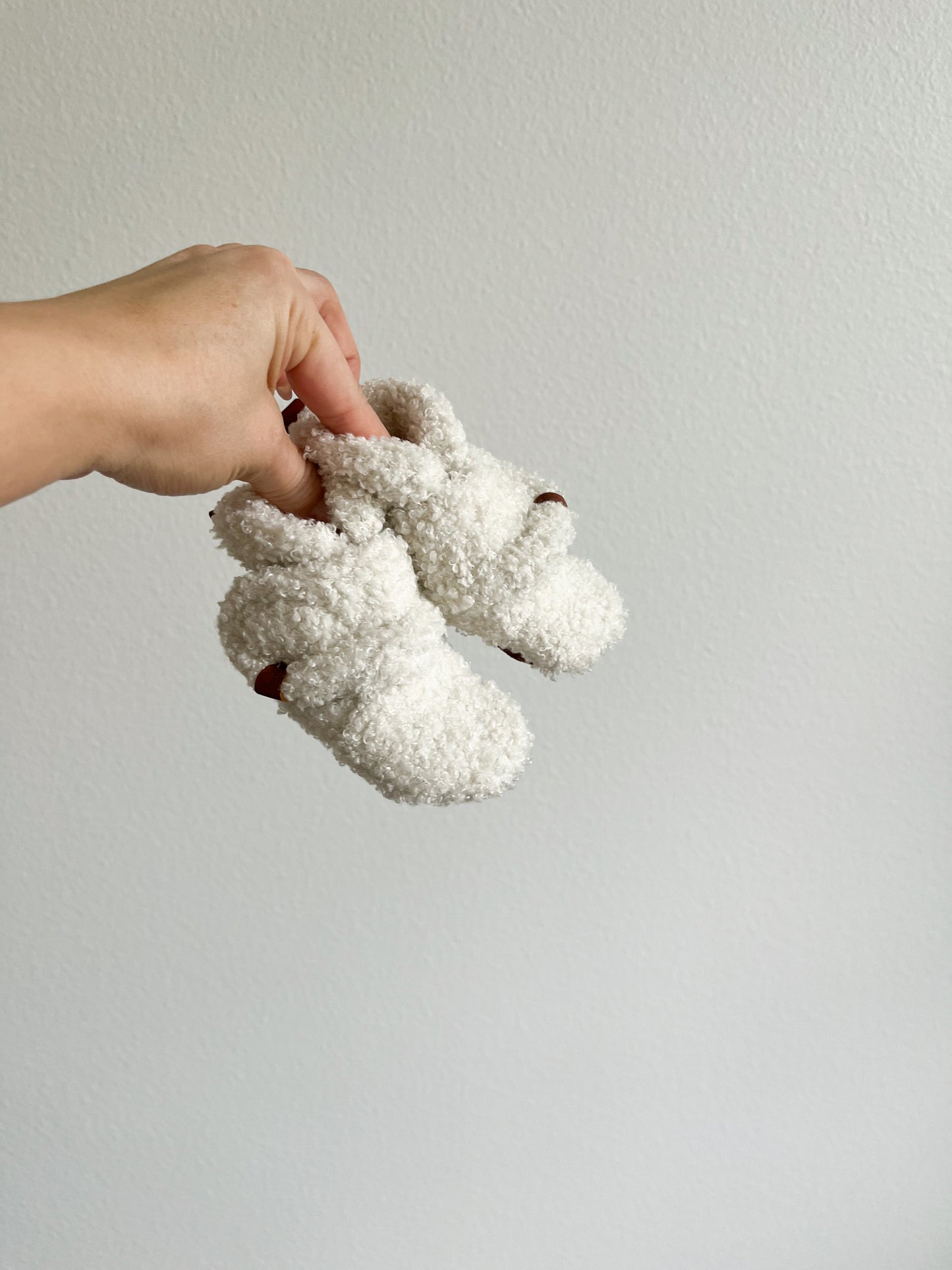 Goumi textured velcro boots (3/6)