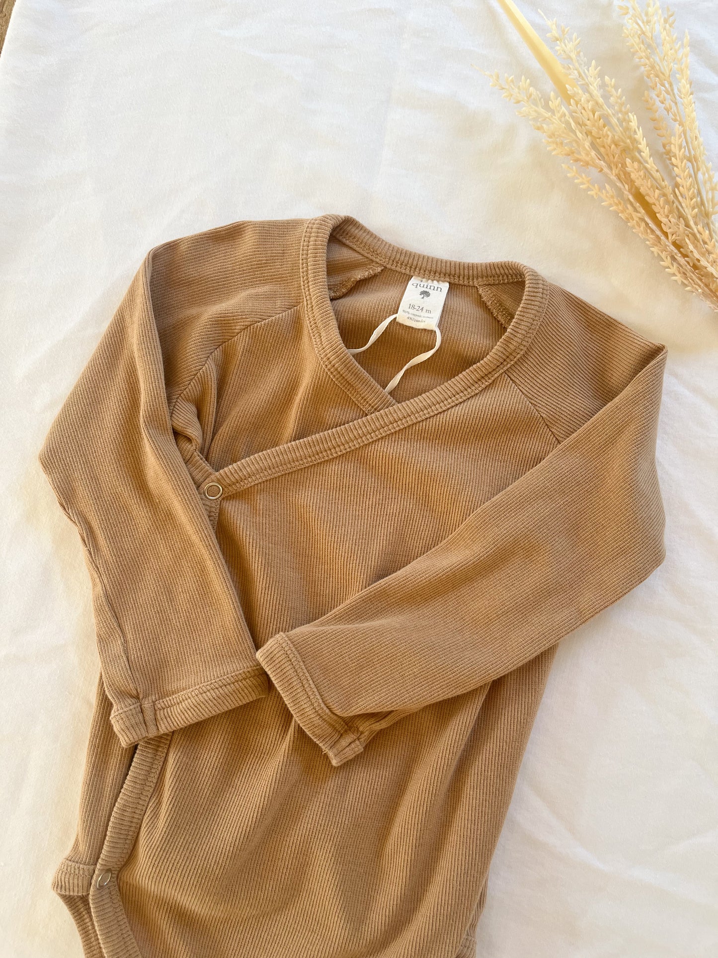 Kate Quinn ribbed bodysuit (18/24)