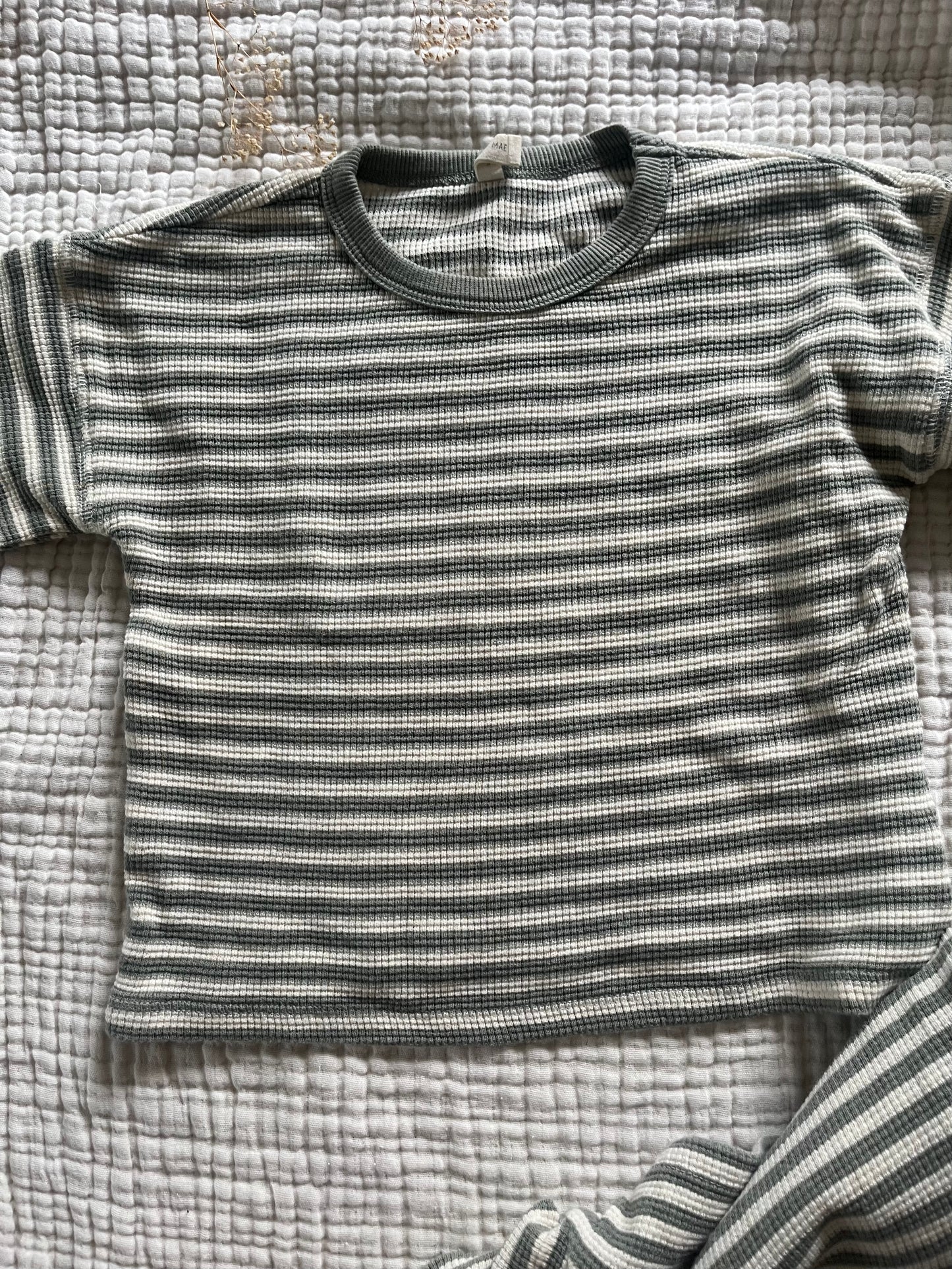Quincy Mae waffle striped set (2/3T)