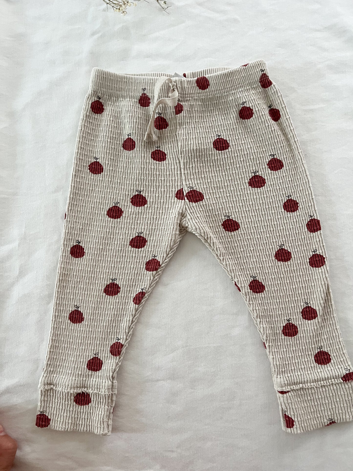 Zara textured apple set (9/12)