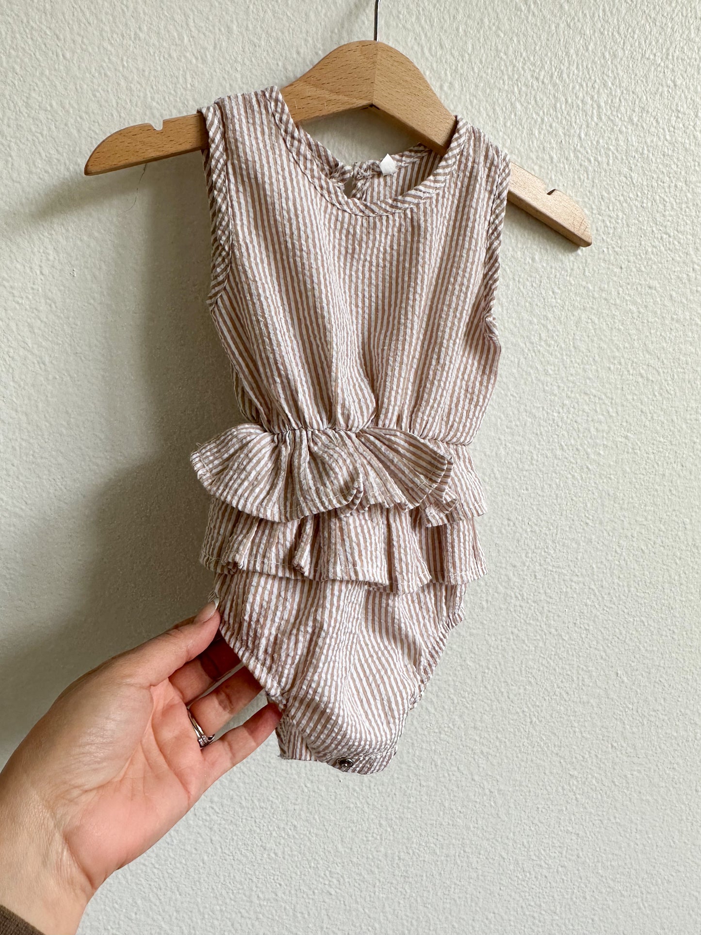 Striped bubble romper (12/18)