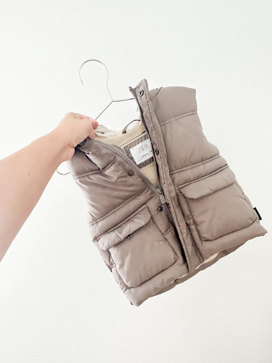 Zara puffer vest (2/3)