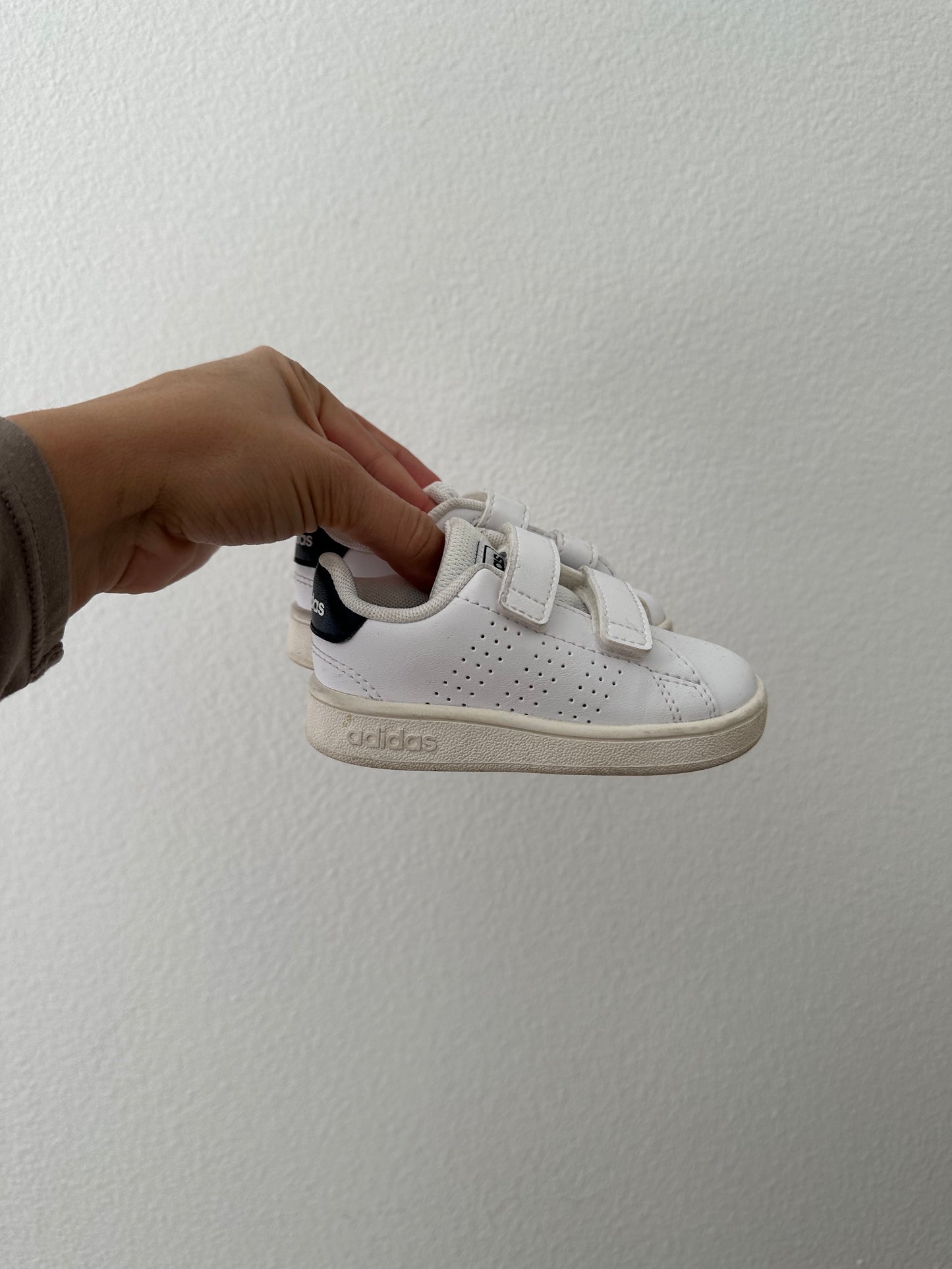 Adidas grand court velcro shoes|| 5C