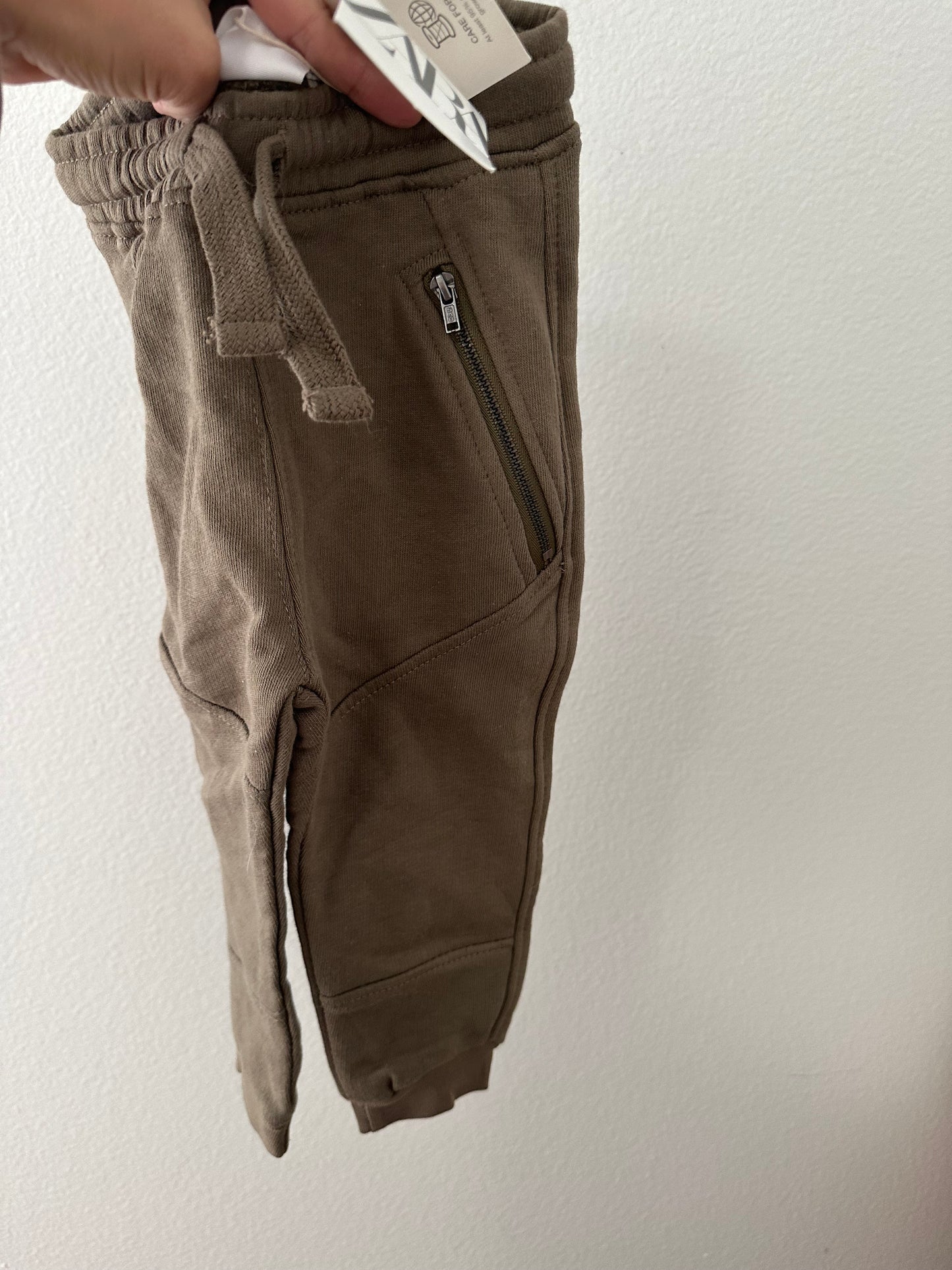 Zara jogger pants (18/24)