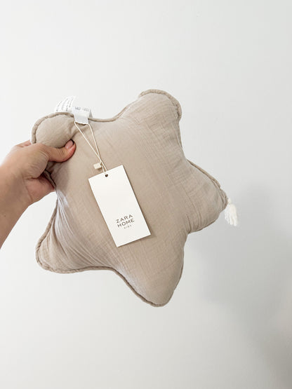 Zara chiffon star muslin pillow