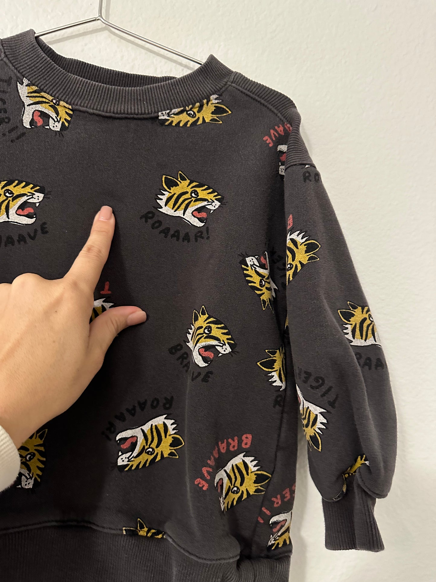 Zara tiger sweatshirt || 2T