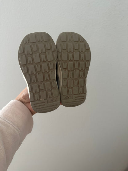 New Balance 57/40 Gs trainers (size 6)