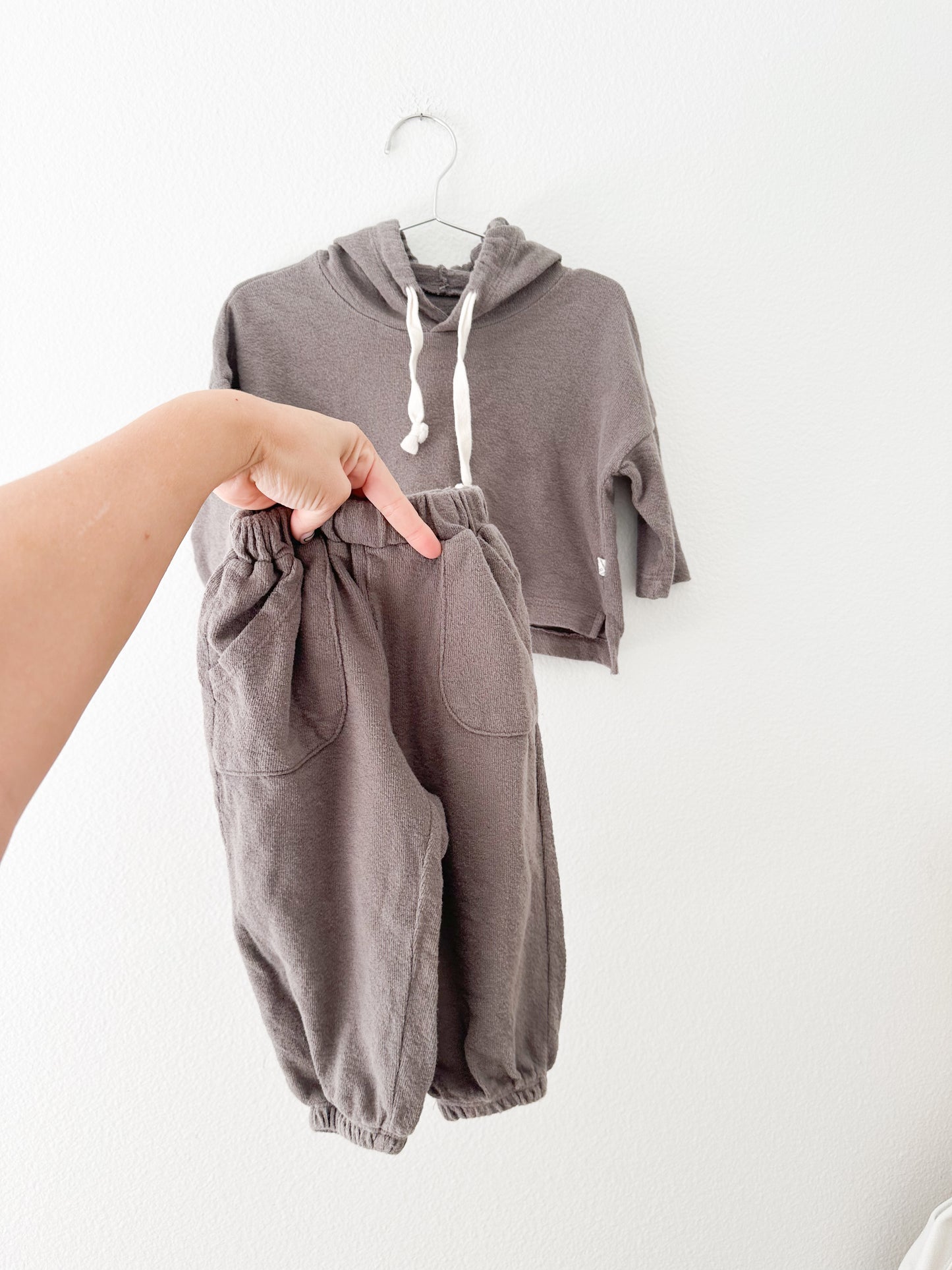 Peekaboo (Korean) 100% cotton set in charcoal|| 12M