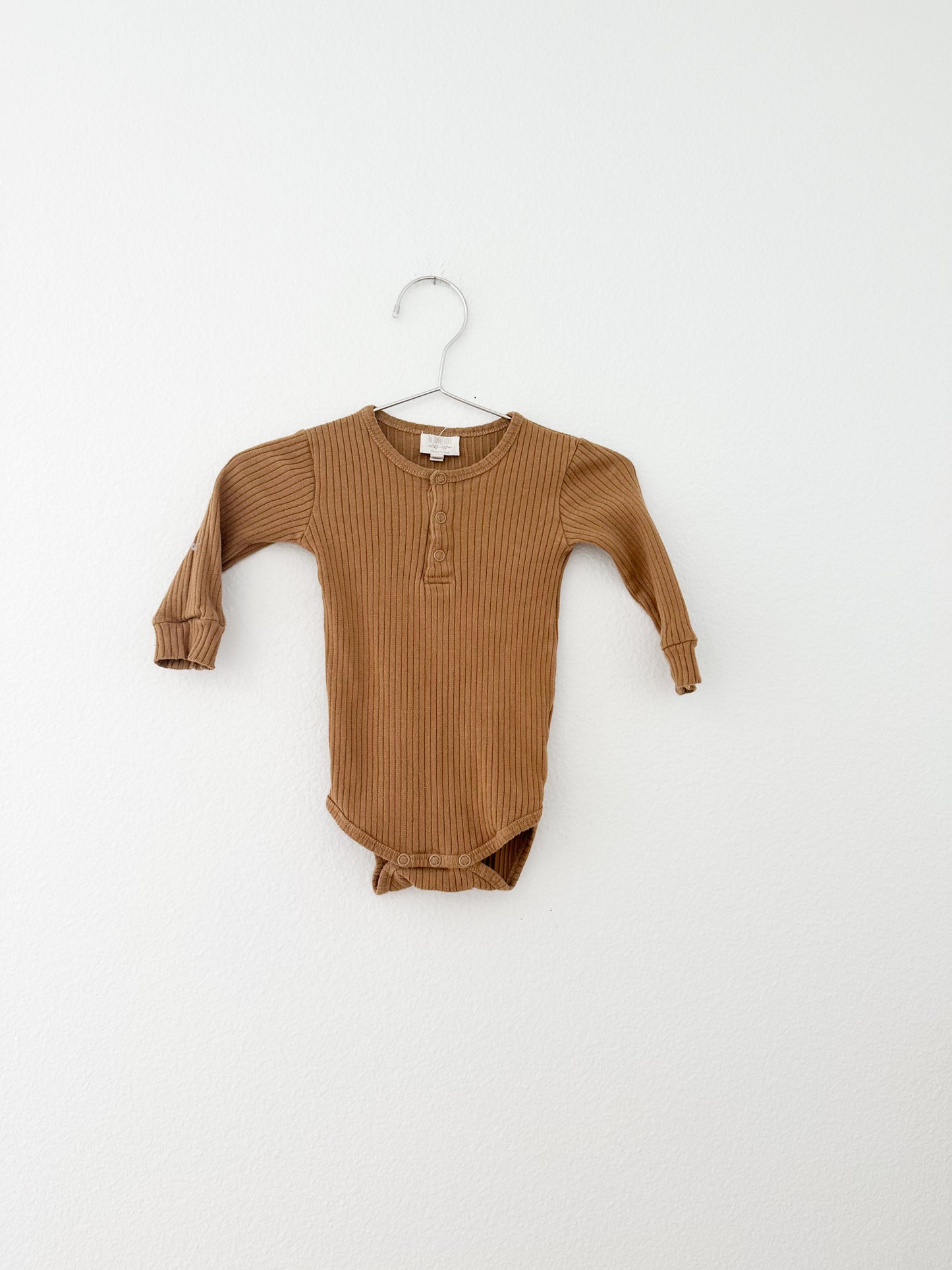 The simple folk ribbed bodysuit (12/18)