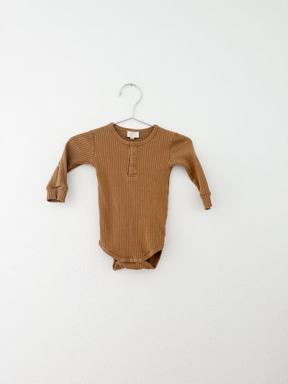 The simple folk ribbed bodysuit (12/18)