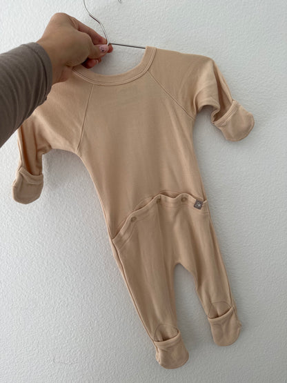 Goumi zipper one piece || chanterelle (0/3)